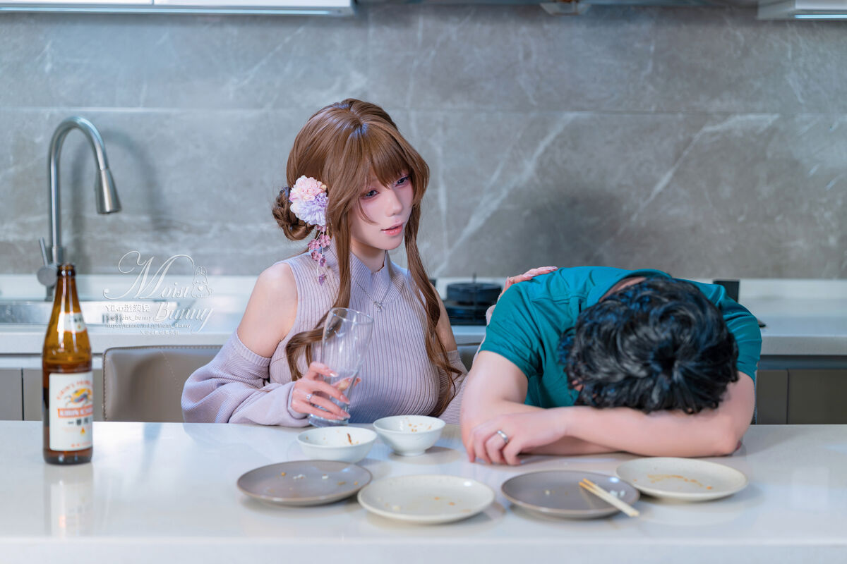 Coser@黏黏团子兔 - 2601月作品 在丈夫身边 Part01