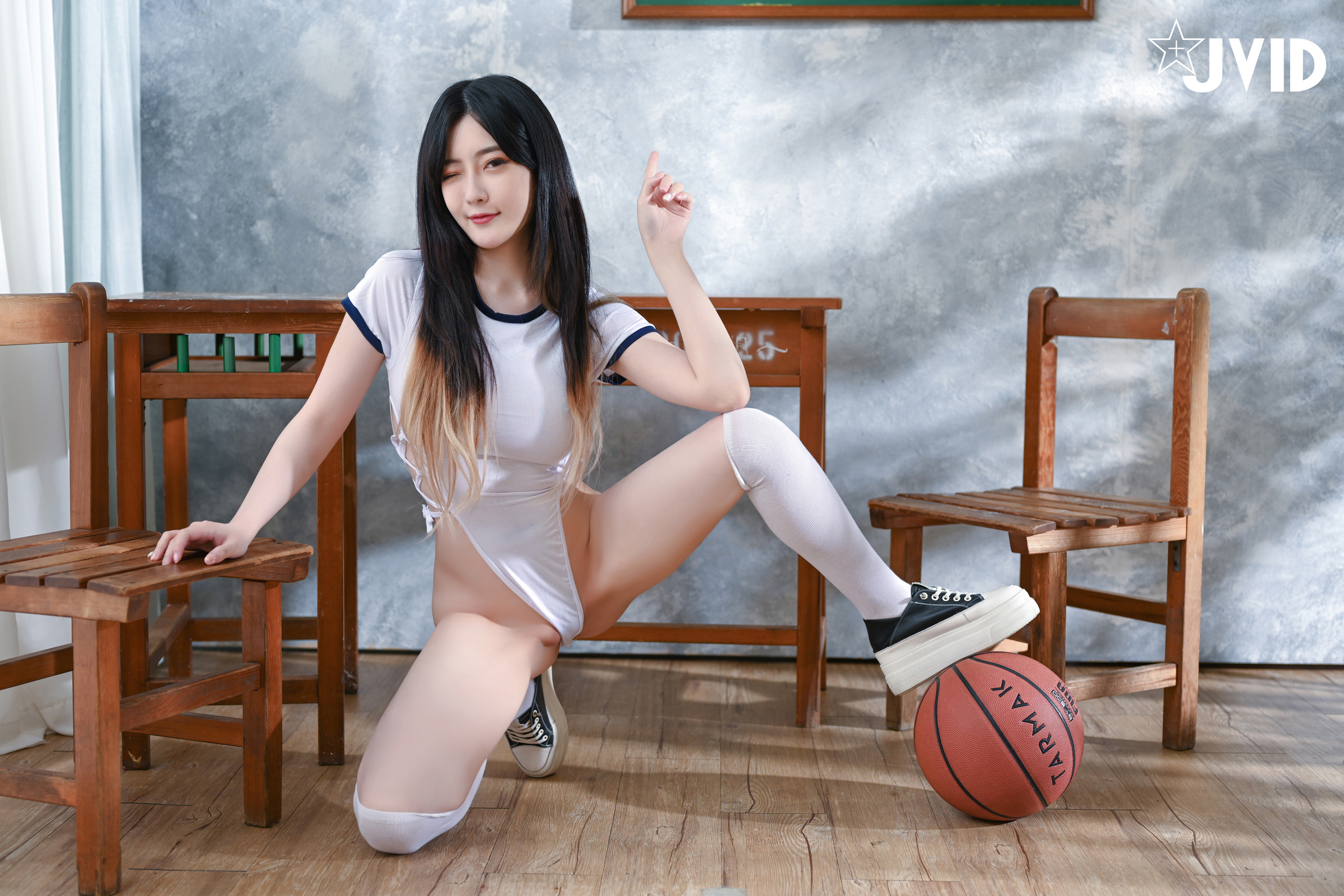 [JVID] 璃奈酱 – 学妹全裸课堂