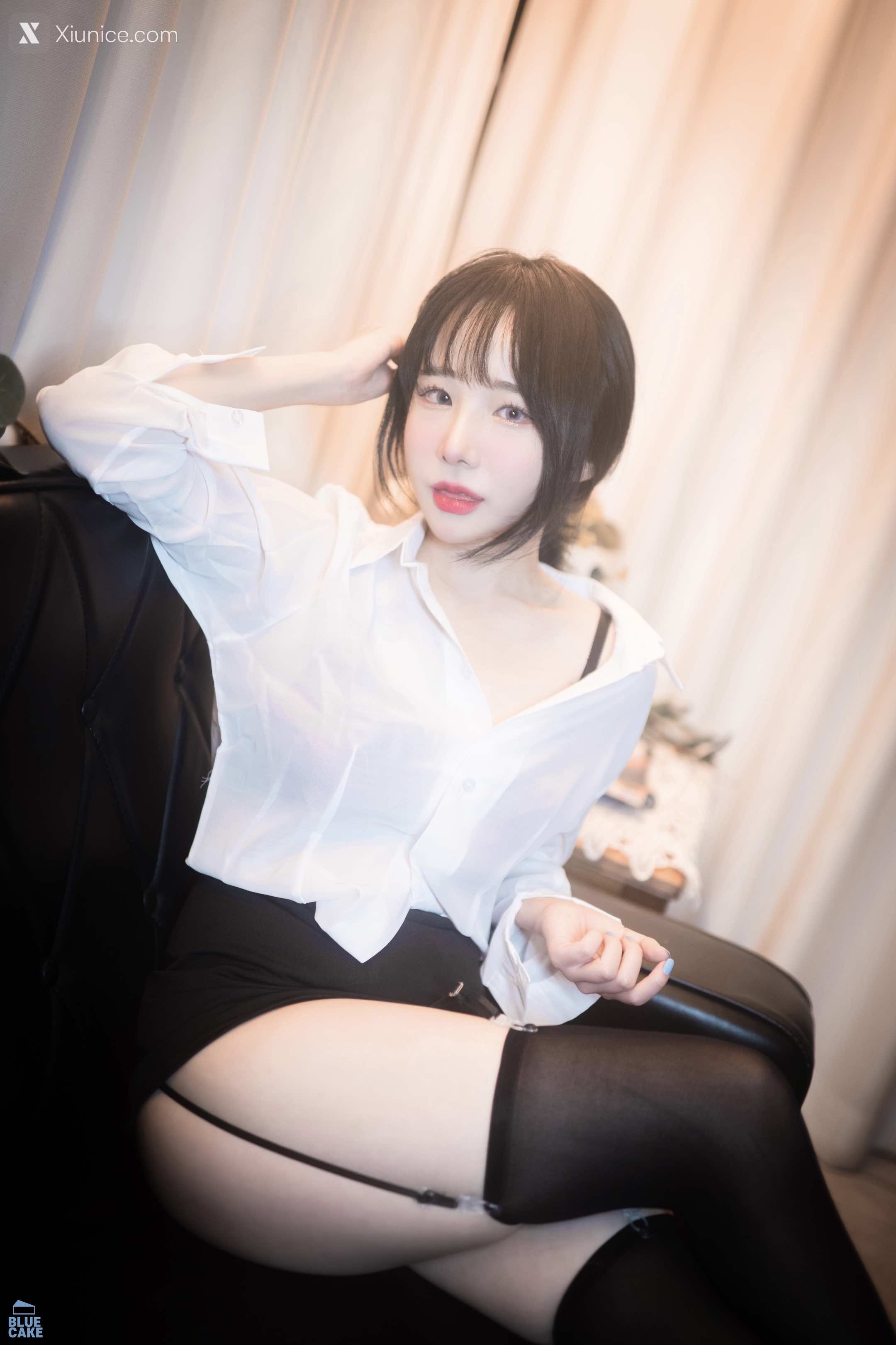 BLUECAKE Yeji (예지) – Cat Play 4K