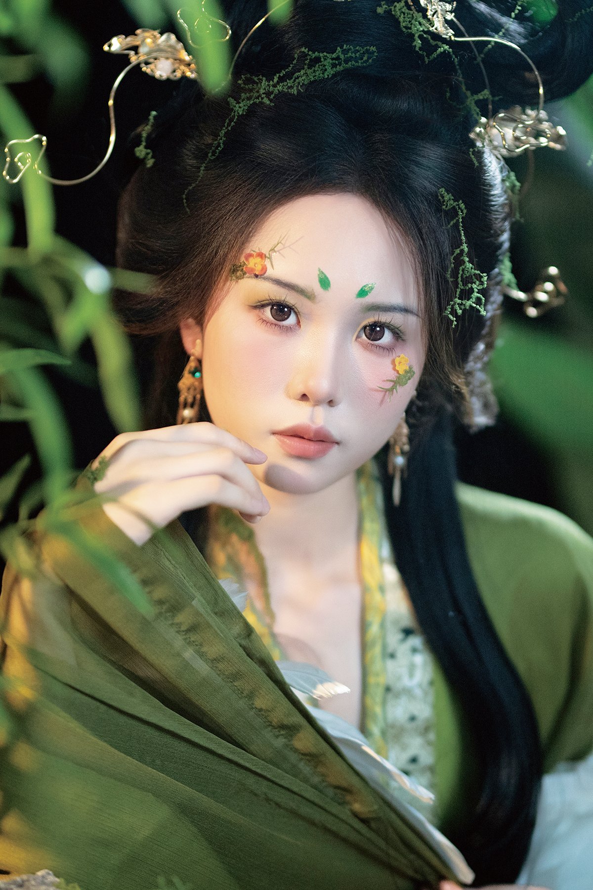 YiTuYu艺图语 Vol.10298 Fei Teng De Mi Zhou