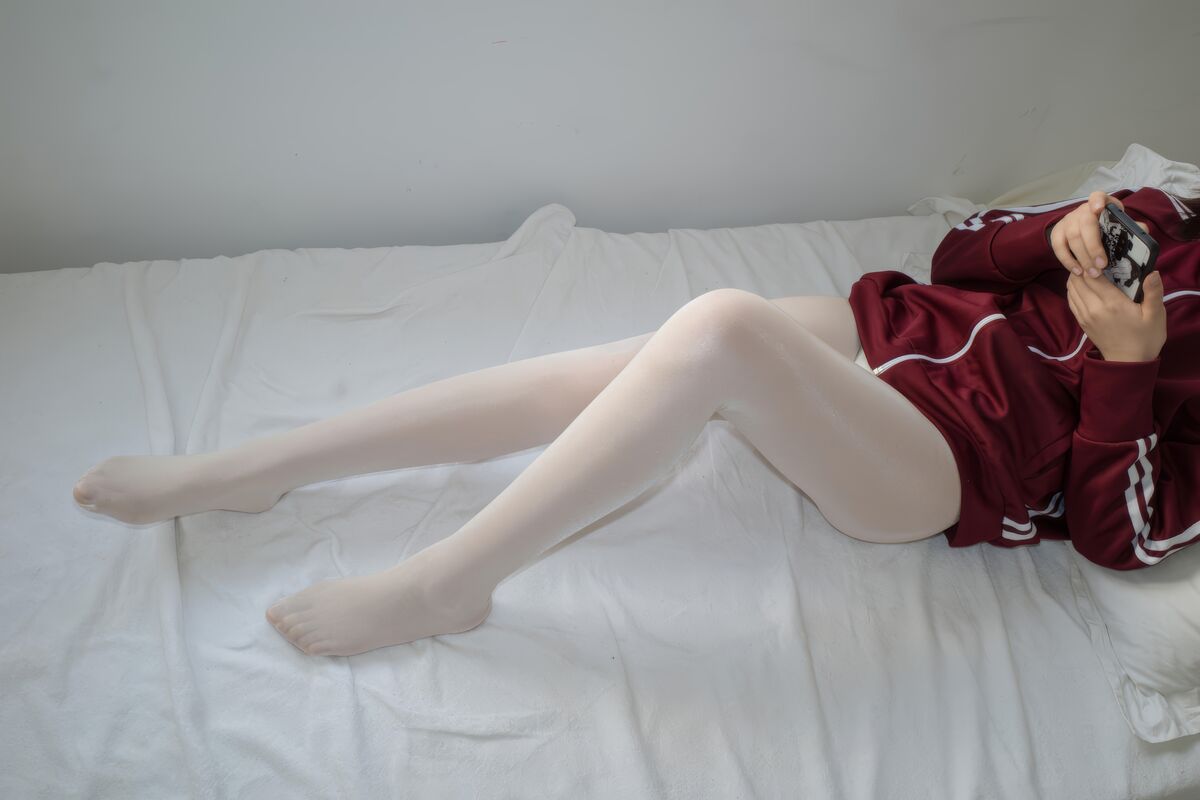 森萝财团写真 内部写真 Xiao Yoru 小夜 - 40D闪闪舍宾袜