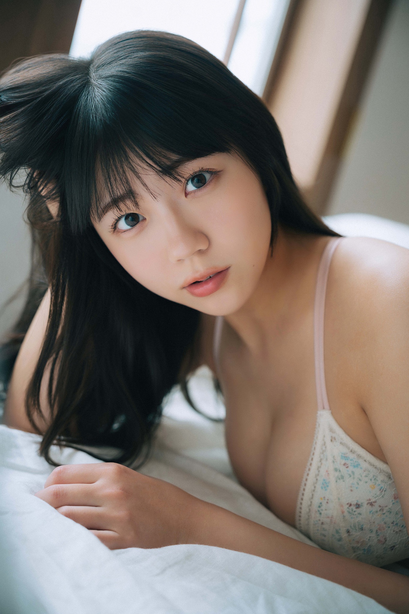 [Photobook] STU48 工藤理子「LOOK ME！！」【ヤングチャンピオンデジグラ】