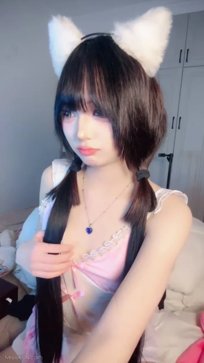 小围呐： 绝美校花学姐 尤物推荐 超萌大眼女神
