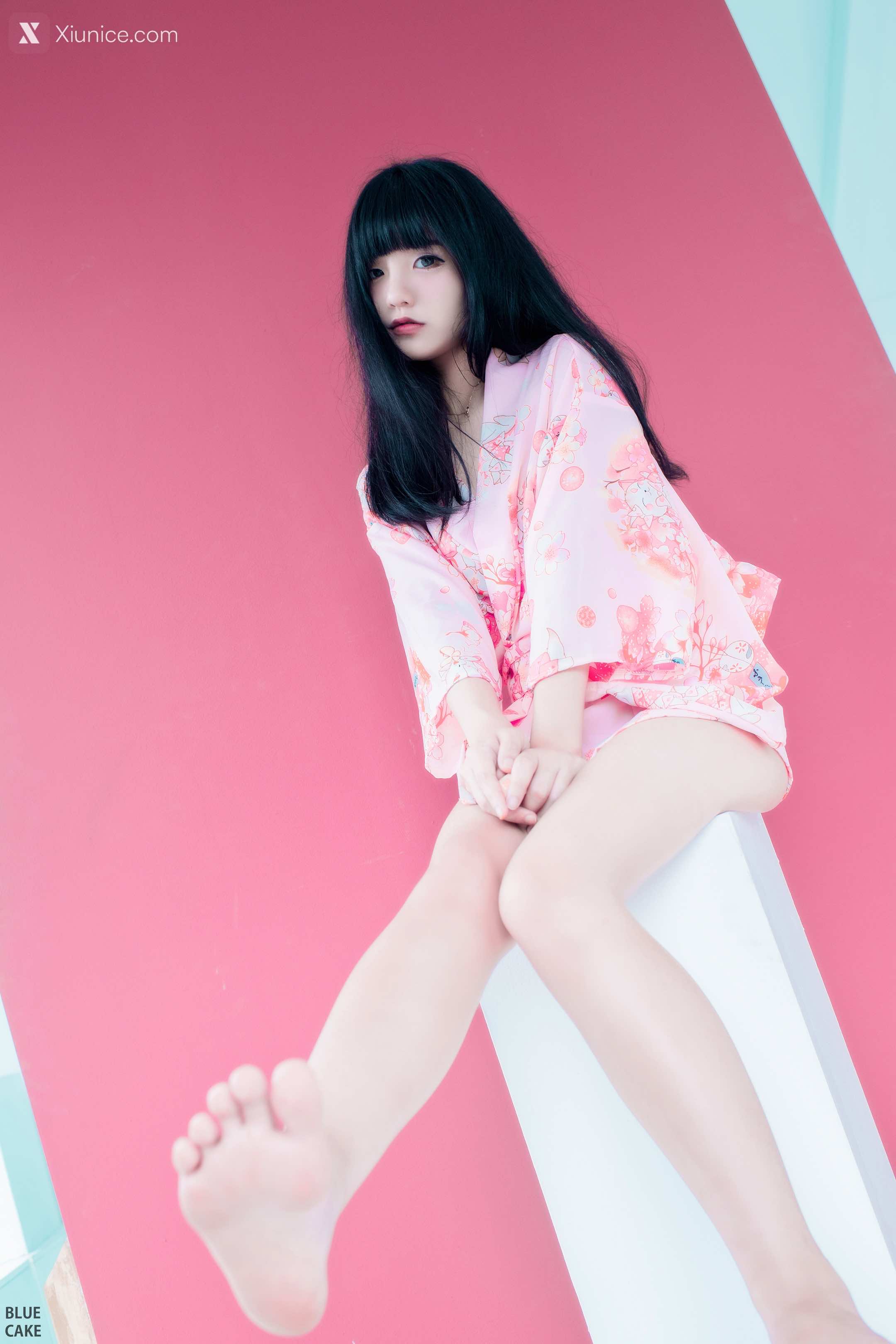 BLUECAKE Jeong Jenny (정제니) – WHITE 4K