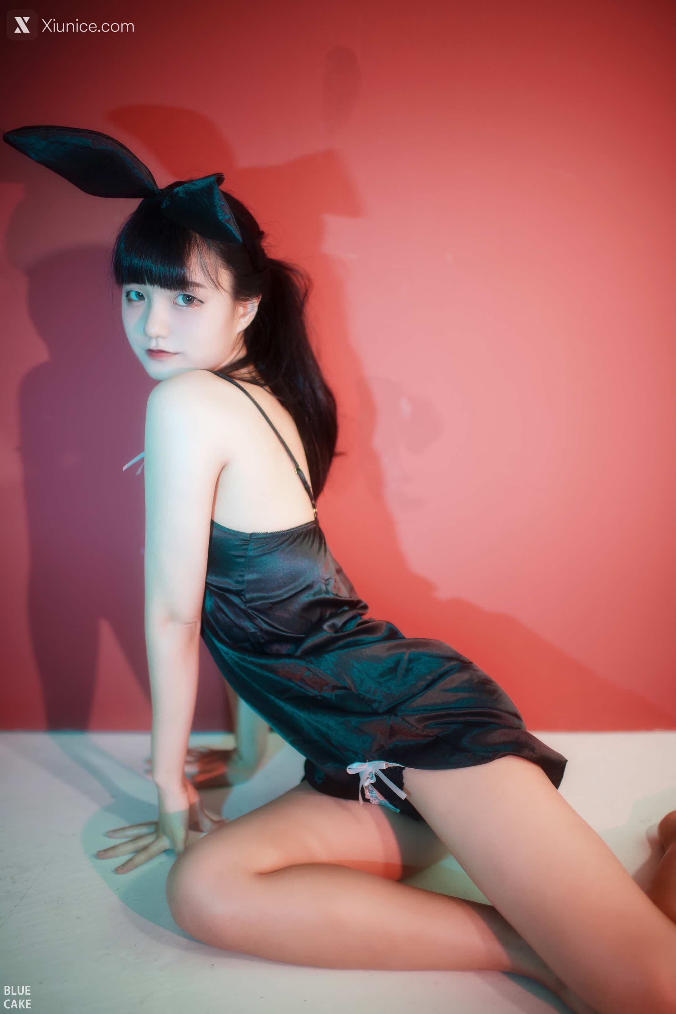 BLUECAKE Jeong Jenny (정제니) – WHITE 4K