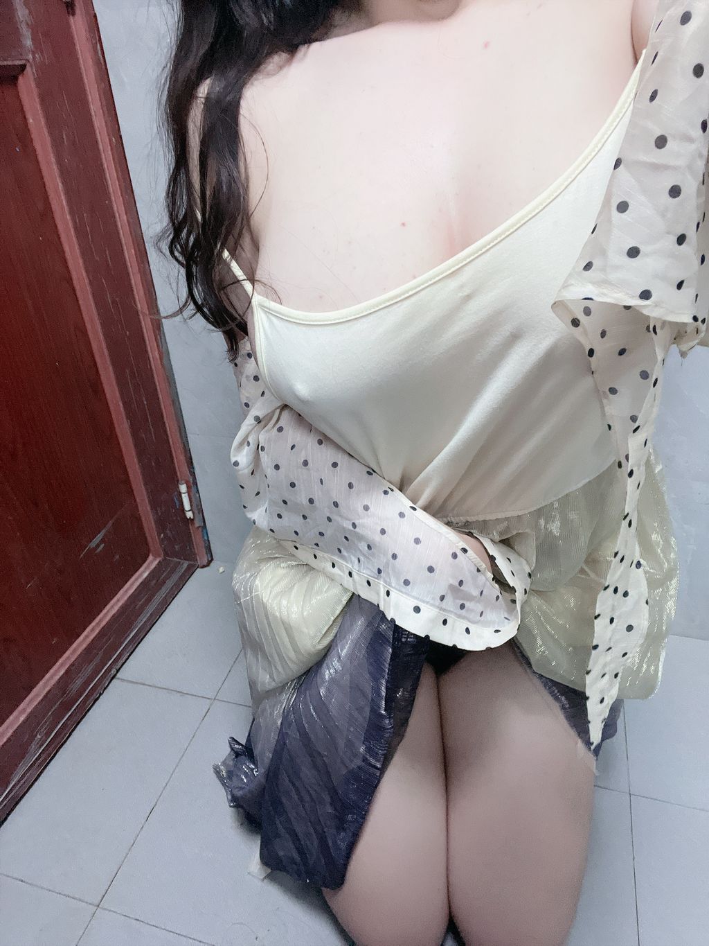 小坦克型女大学： 户外露出 漂亮学生妹私下极度反差 性瘾小母狗