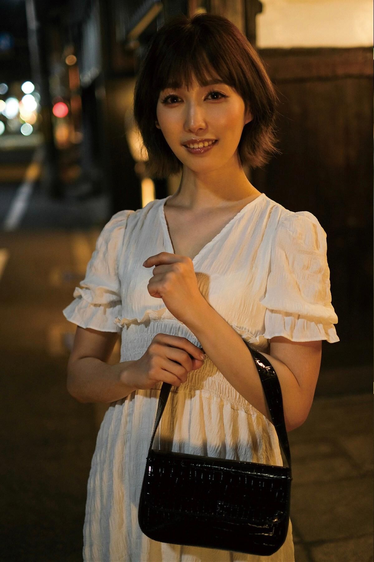 Shiori Tokunaga 徳永しおり - Travel Guide 旅のしおり