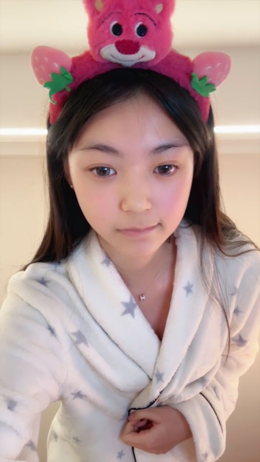 小佳宝： 校花级小美女付费首秀