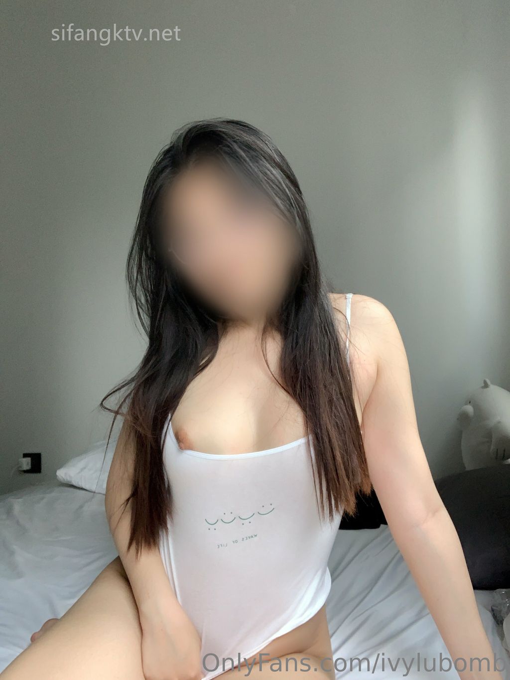 ivylubomb： 大奶白虎一线天 福利姬合集 #02