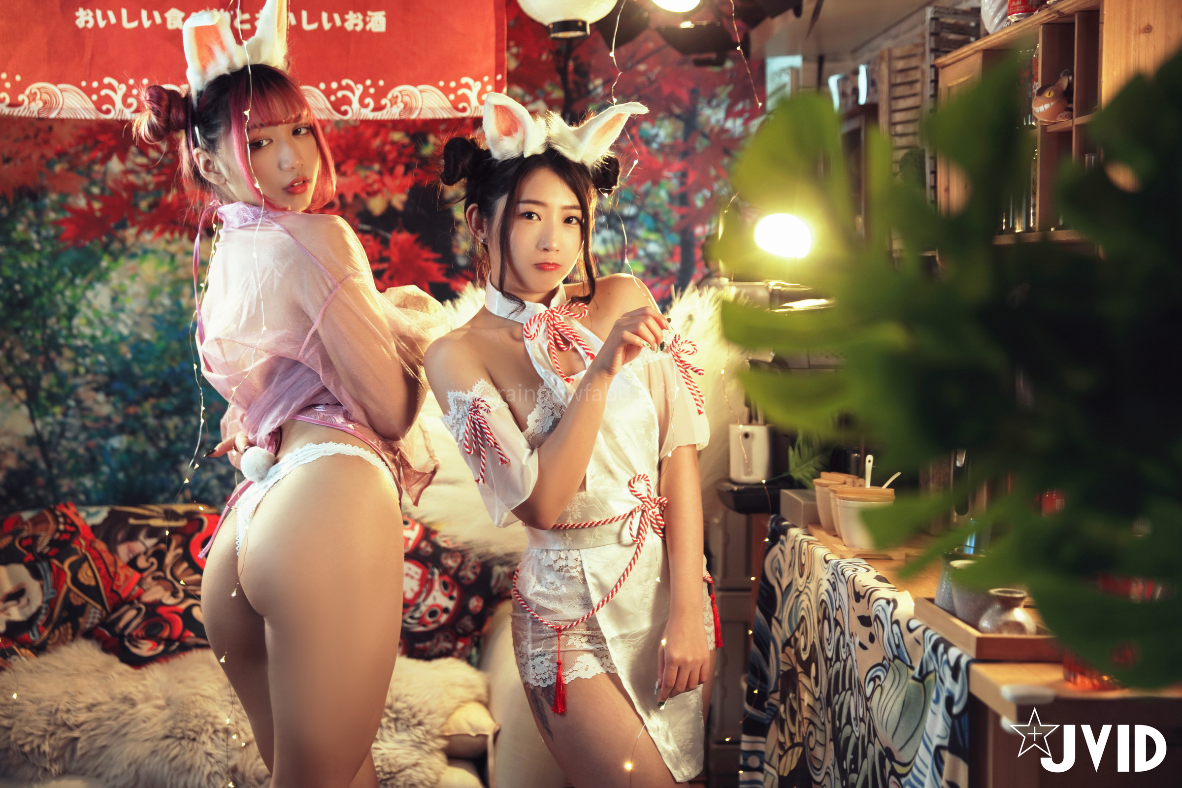 [JVID] 肉包Mini & 吳紫欣 – 體液兔X淫水兔~色液融合~!!