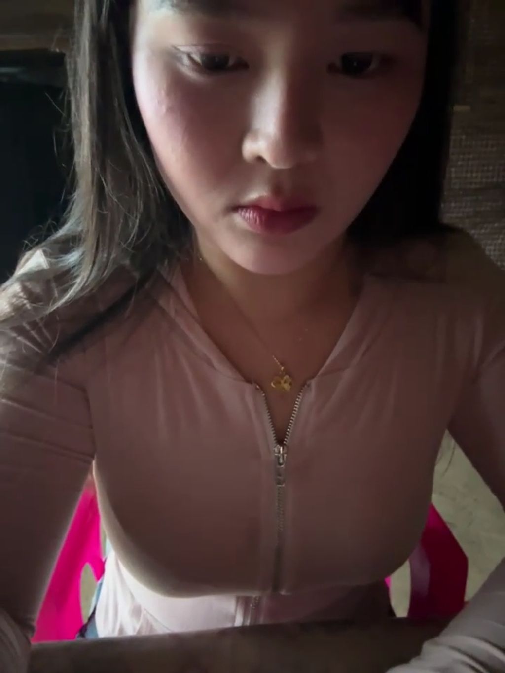 嘟嘟宝宝： 农村女孩 留守在家