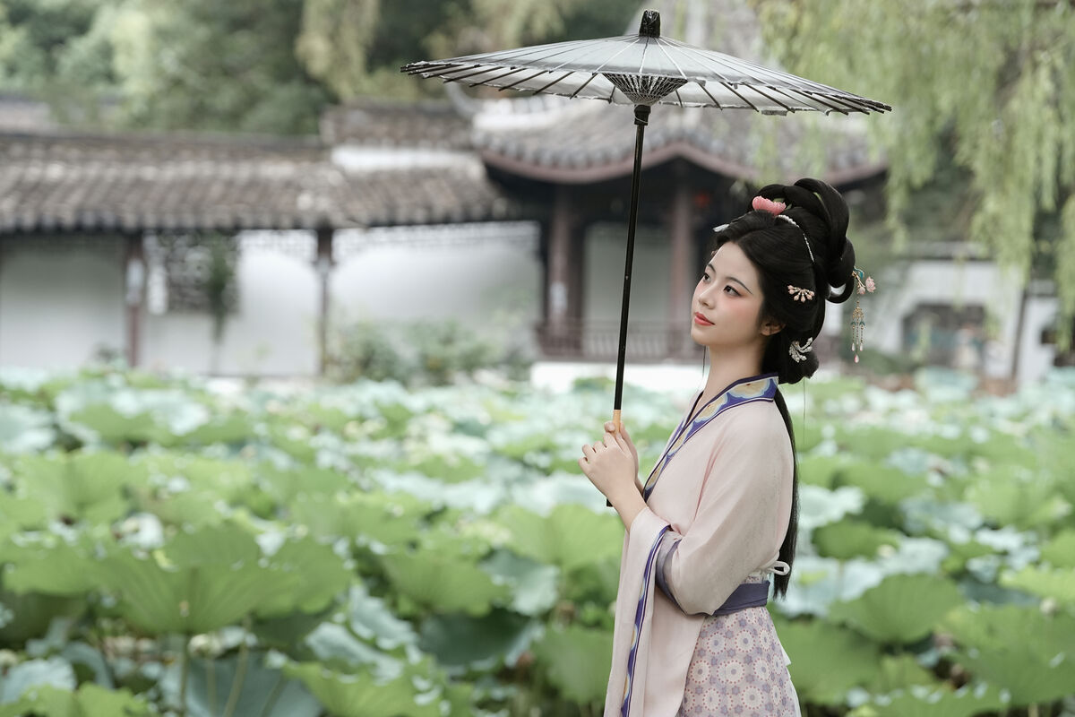 YiTuYu艺图语 Vol.10526 Qi Qi