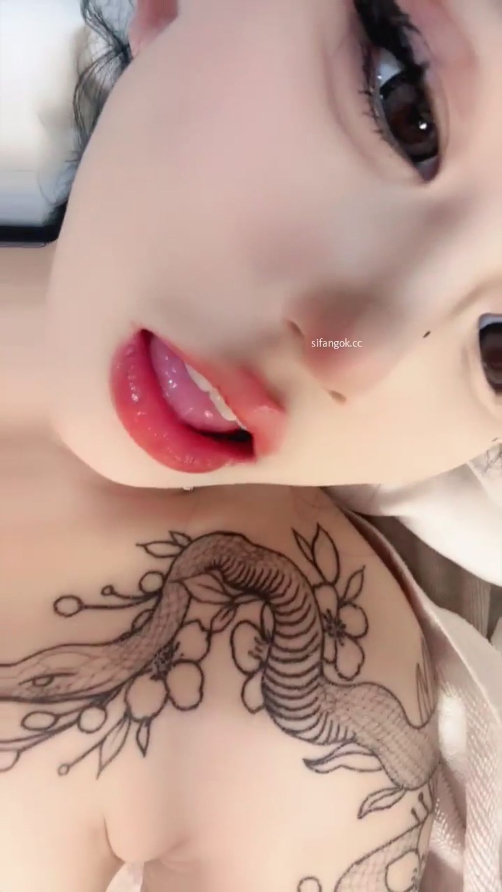 小祺饿了: 清纯白嫩学妹裸舞 美乳一线天粉鮑 40 小祺饿了: 清纯白嫩学妹裸舞 美乳一线天粉鮑
