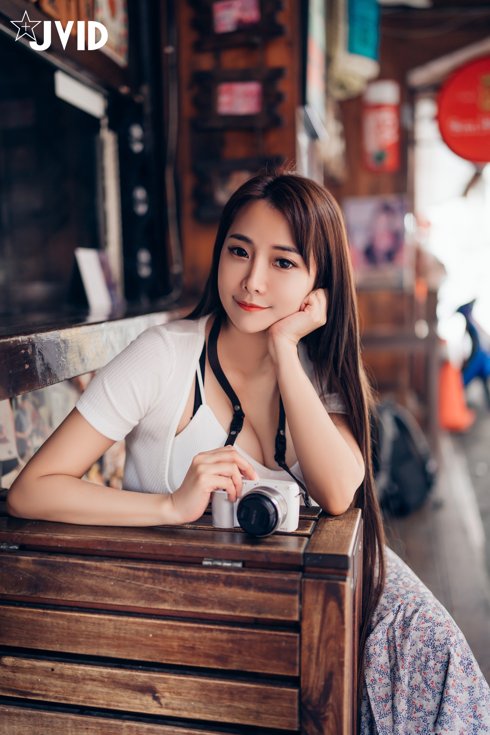 [JVID] Lele 樂樂 – 讓人可以能男女交換身體的相機一般版跟隱藏版尺度都上空無碼無遮