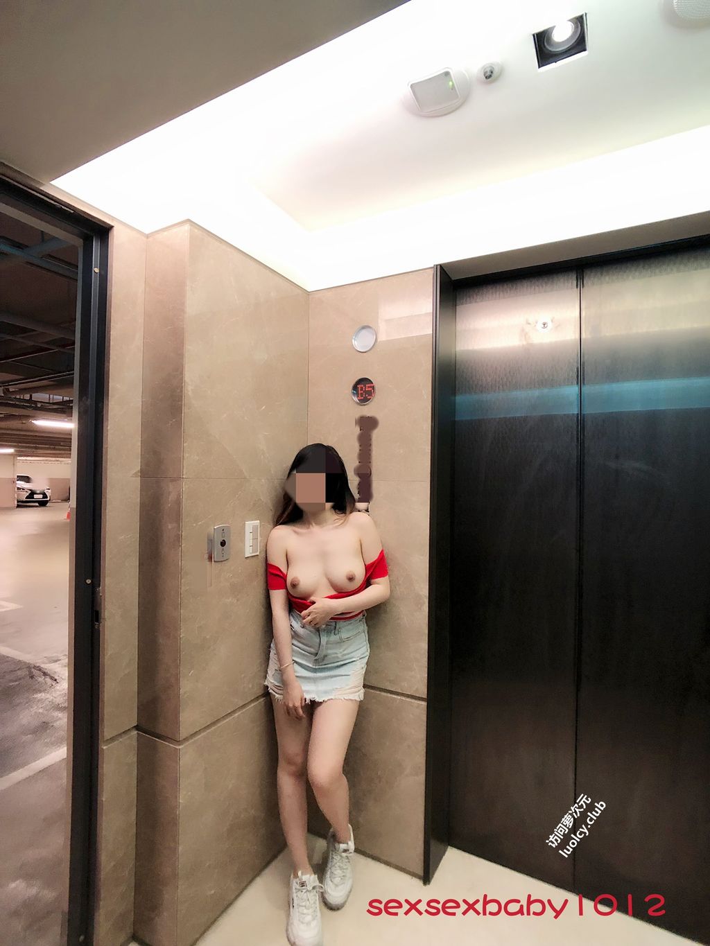 [OtherXXX] 薇安安： 极品福利姬 人前露出福利订阅