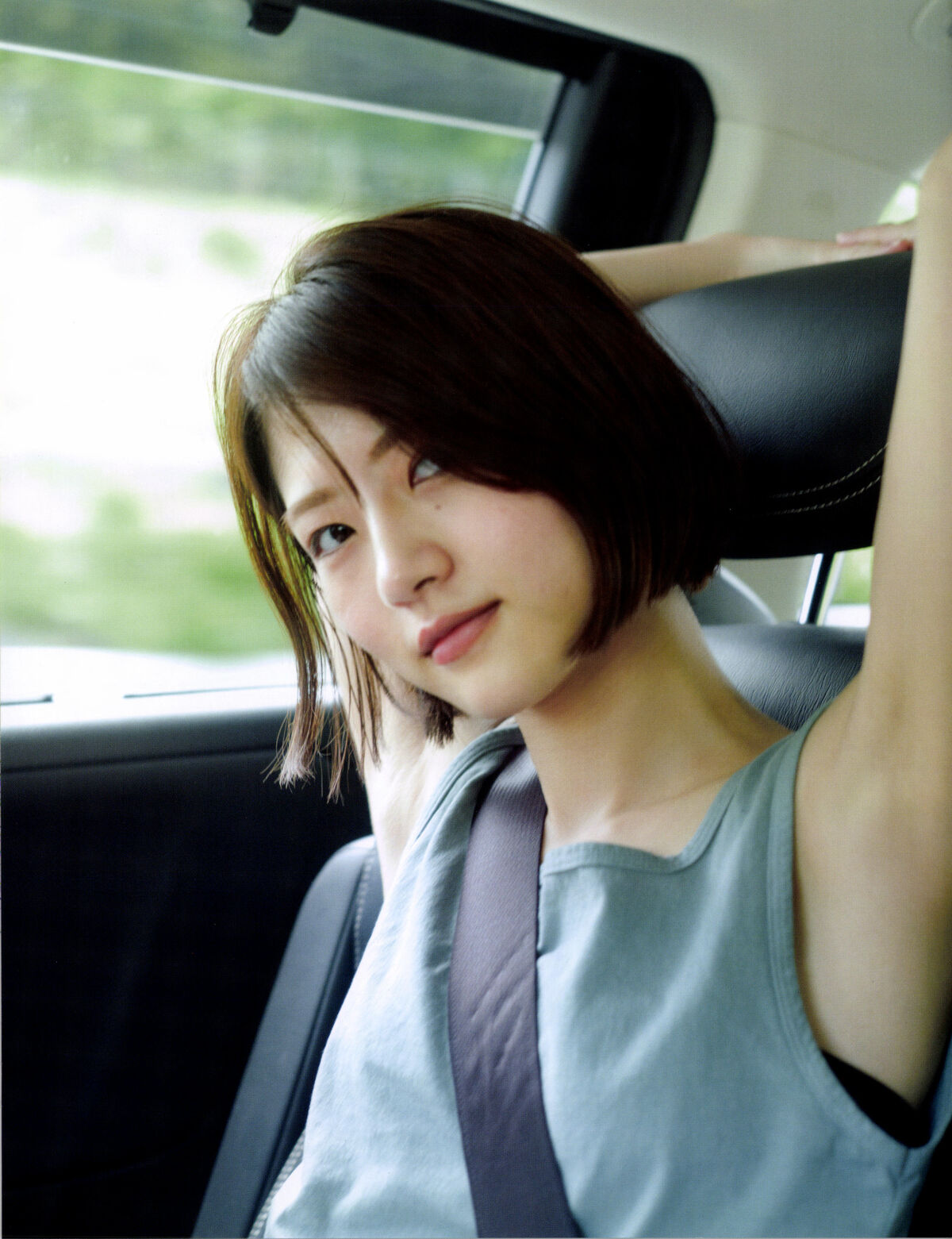 Yumi Wakatsuki 若月佑美 - 写真集 アンド チョコレート