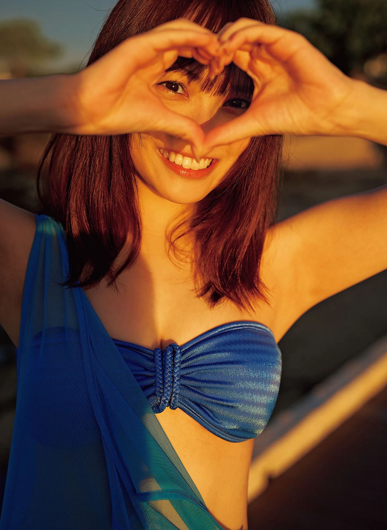 Miyata Manamo 宮田愛萌, 1st写真集 「Lilas」 特別アザーカット付き版
