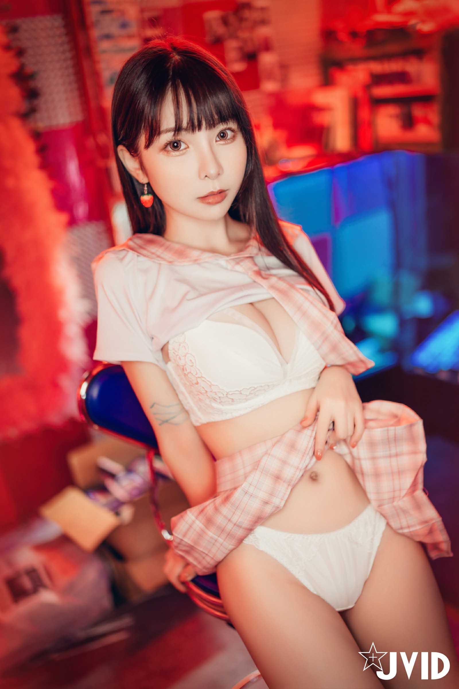 [JVID] 辰辰 & 胎尼 – 檳榔西施情色妄想