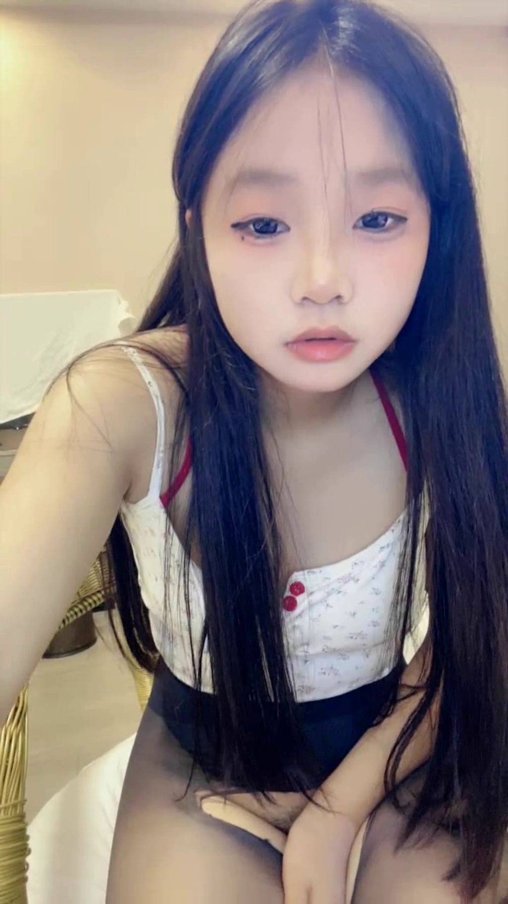 可可西西: 纯欲系少女 12.2-12.5收费大秀 37 可可西西: 纯欲系少女 12.2-12.5收费大秀