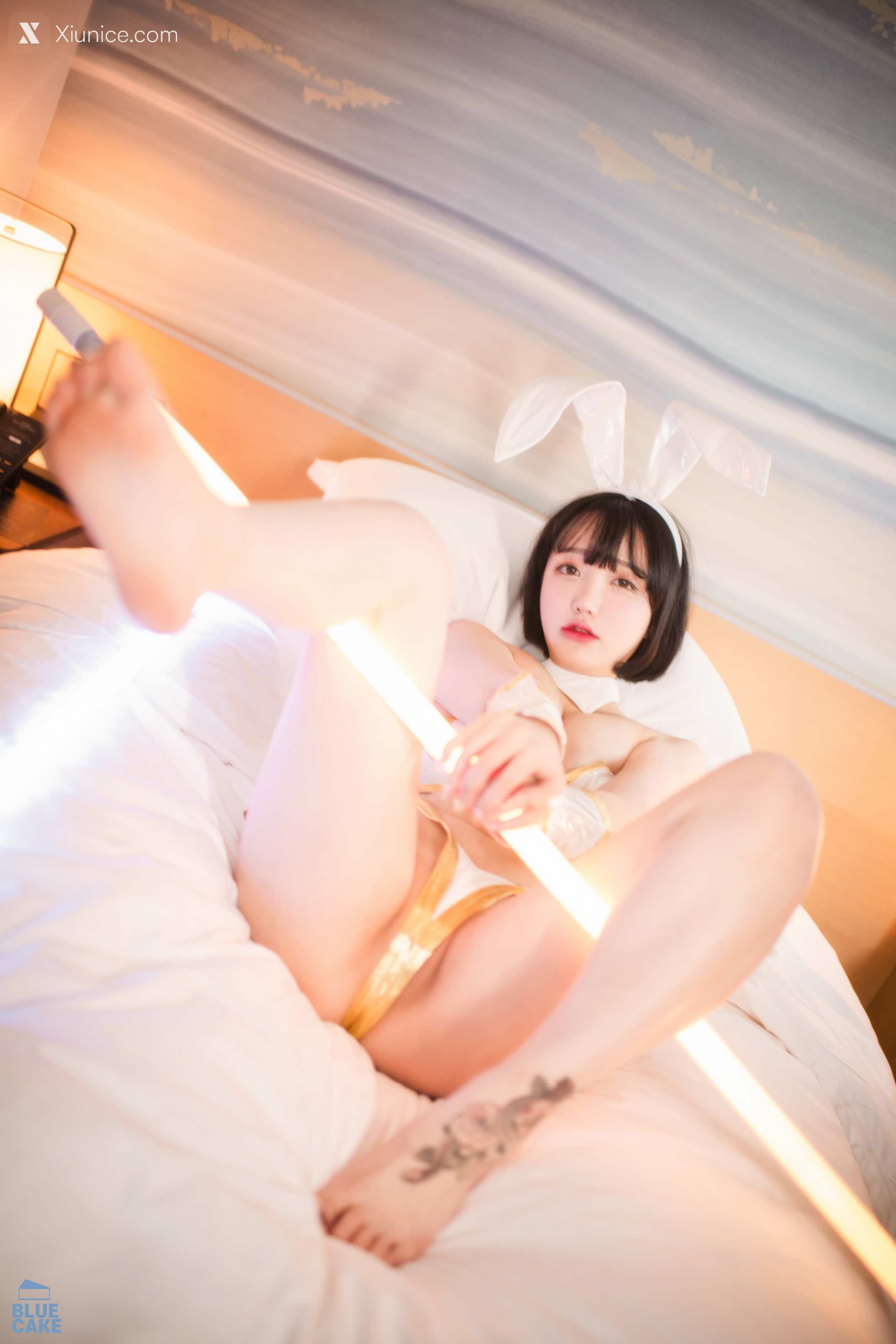 BLUECAKE Son Ye-Eun (손예은) – BunnyLuXXX 4K