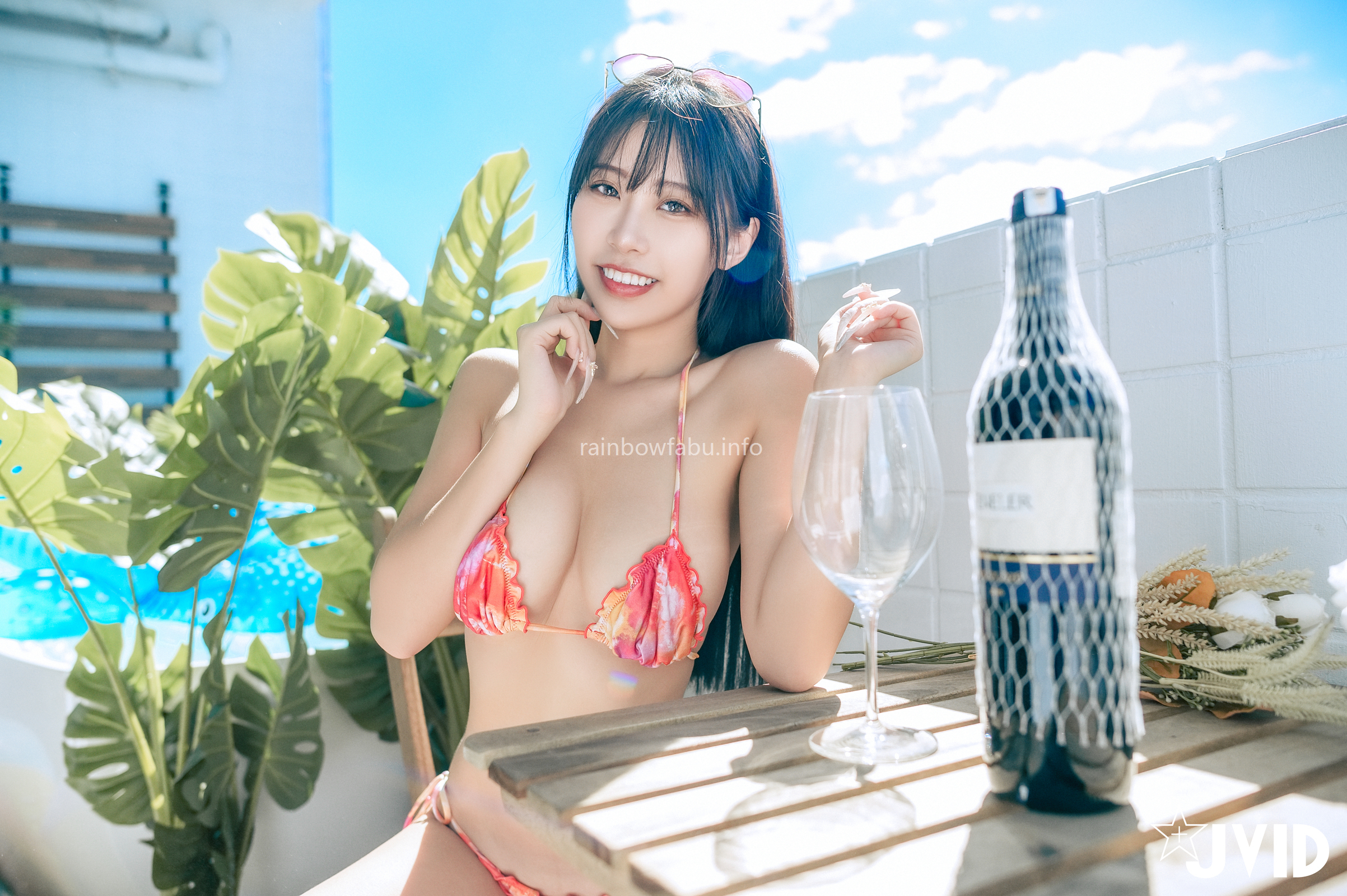 [JVID] WenHsin 玟妡 – 濕身陽台戲水夏日多巴胺😳超小片比基尼🔥羊入虎口不吃對不起自己😈