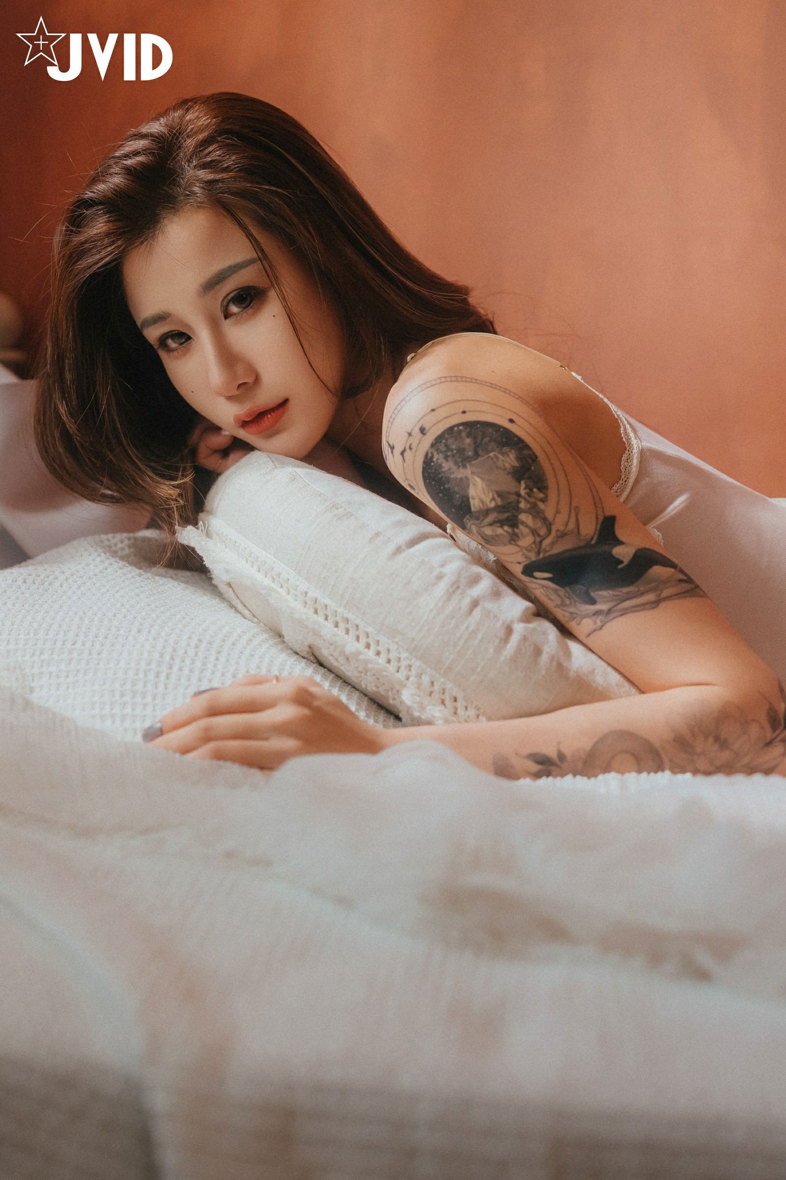 [JVID] Lara 雙囍 – 獨留的時光 與雙囍纏綿在浪漫花房的情緒與身體交流