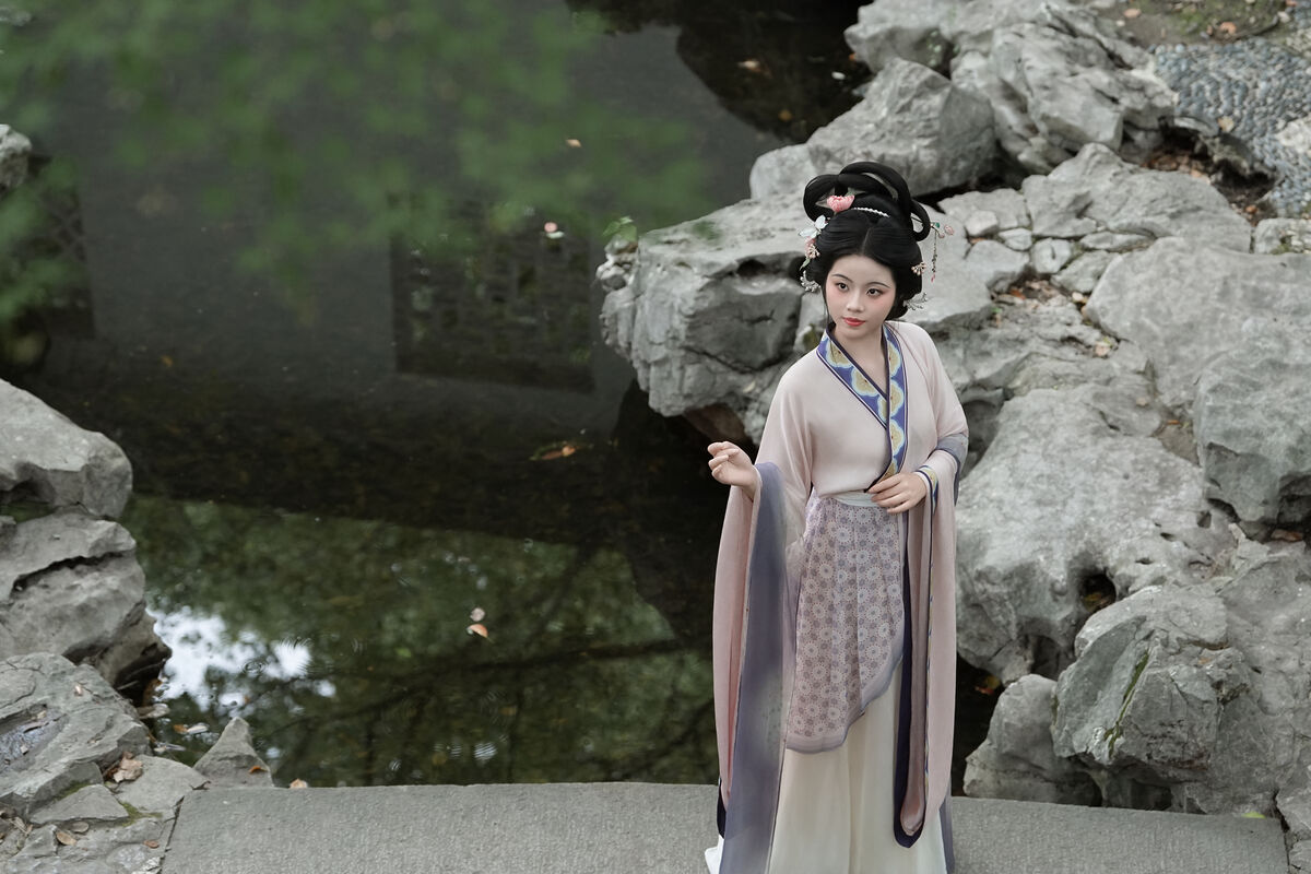YiTuYu艺图语 Vol.10526 Qi Qi
