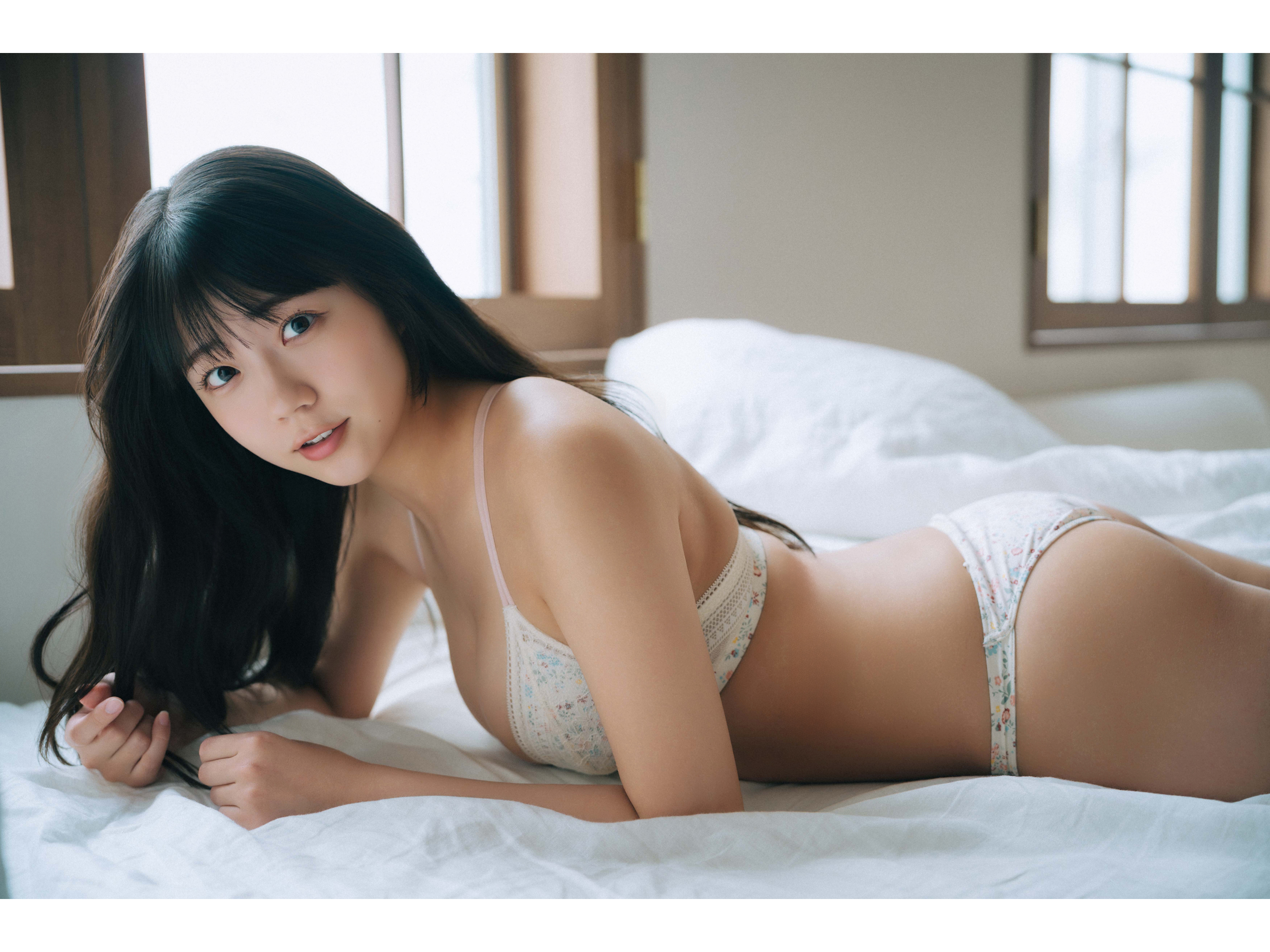 [Photobook] STU48 工藤理子「LOOK ME！！」【ヤングチャンピオンデジグラ】