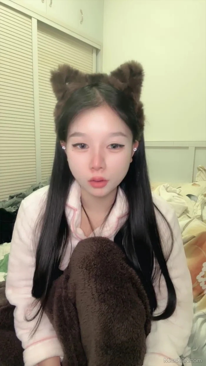 么凹新人猫: 校花级女神 真的好漂亮 无套实战 21 么凹新人猫: 校花级女神 真的好漂亮 无套实战