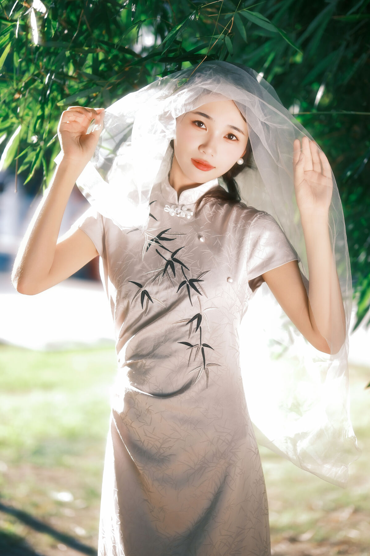 YiTuYu艺图语 Vol.10336 Fei Teng De Mi Zhou