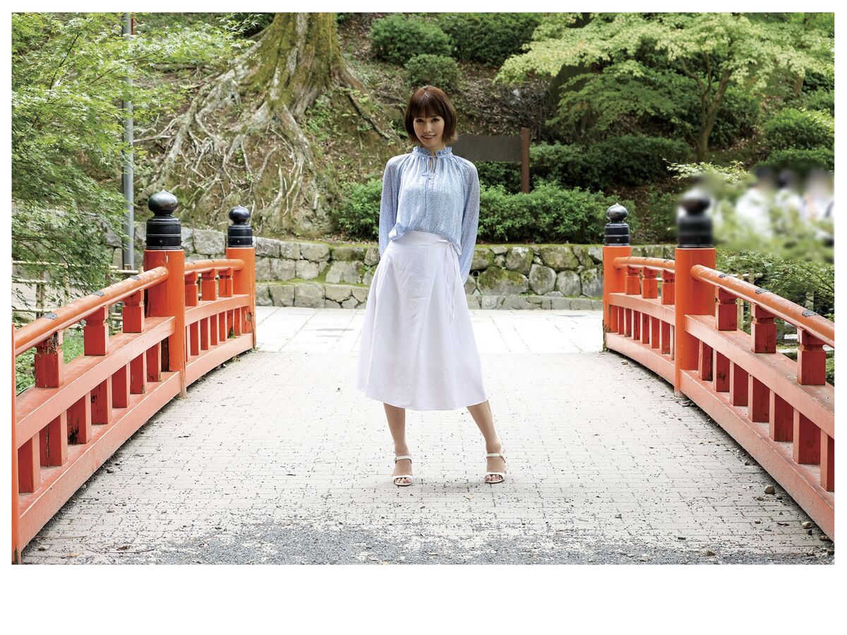 Shiori Tokunaga 徳永しおり - Travel Guide 旅のしおり