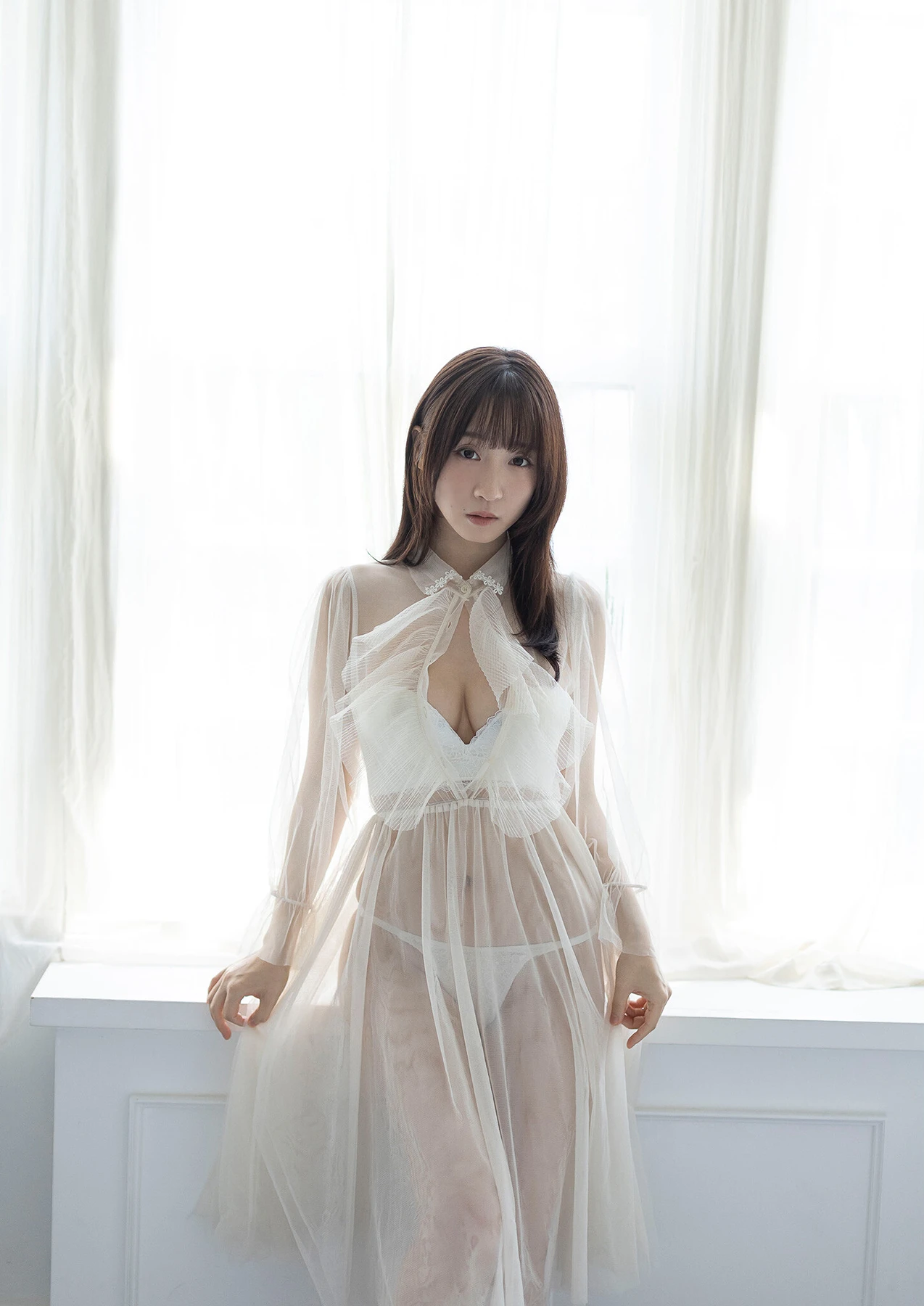 Moe Iori 伊織もえ, 写真集 スピサン グラビアフォトブック [幽かな休日]