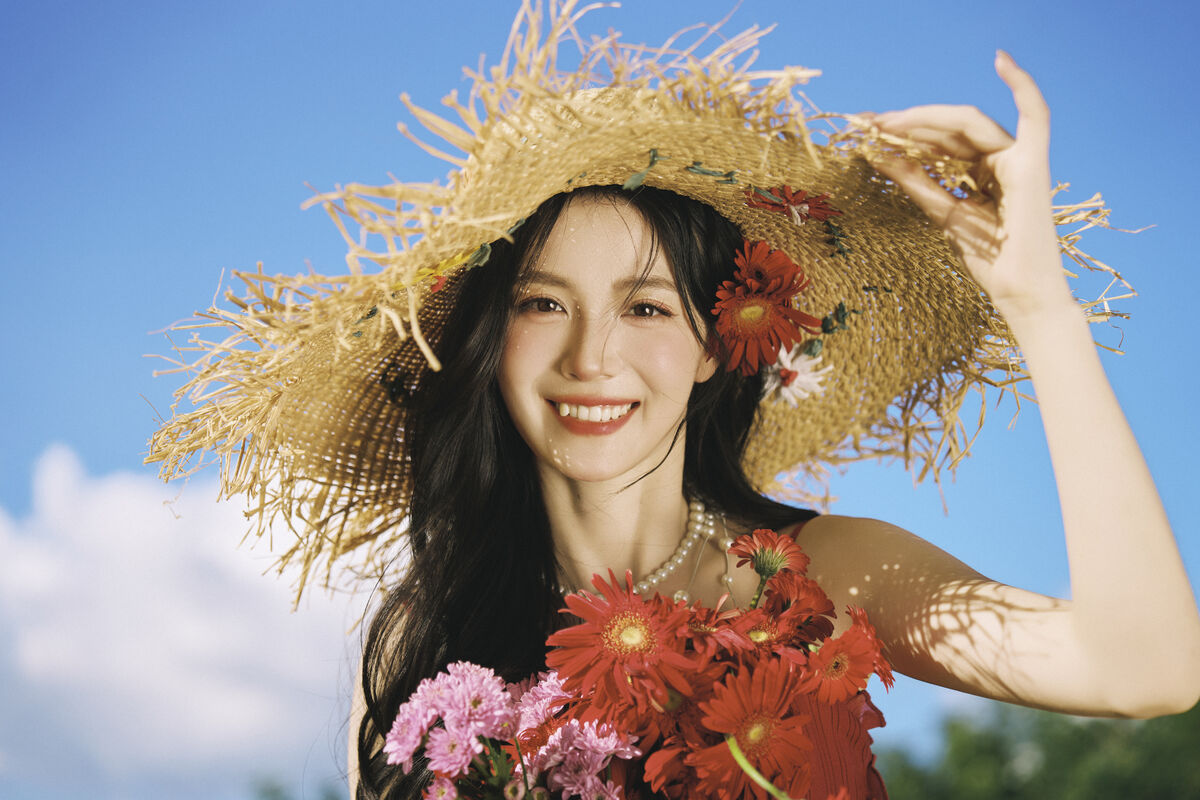 YiTuYu艺图语 Vol.10334 Yao Xiao Xiao Cola