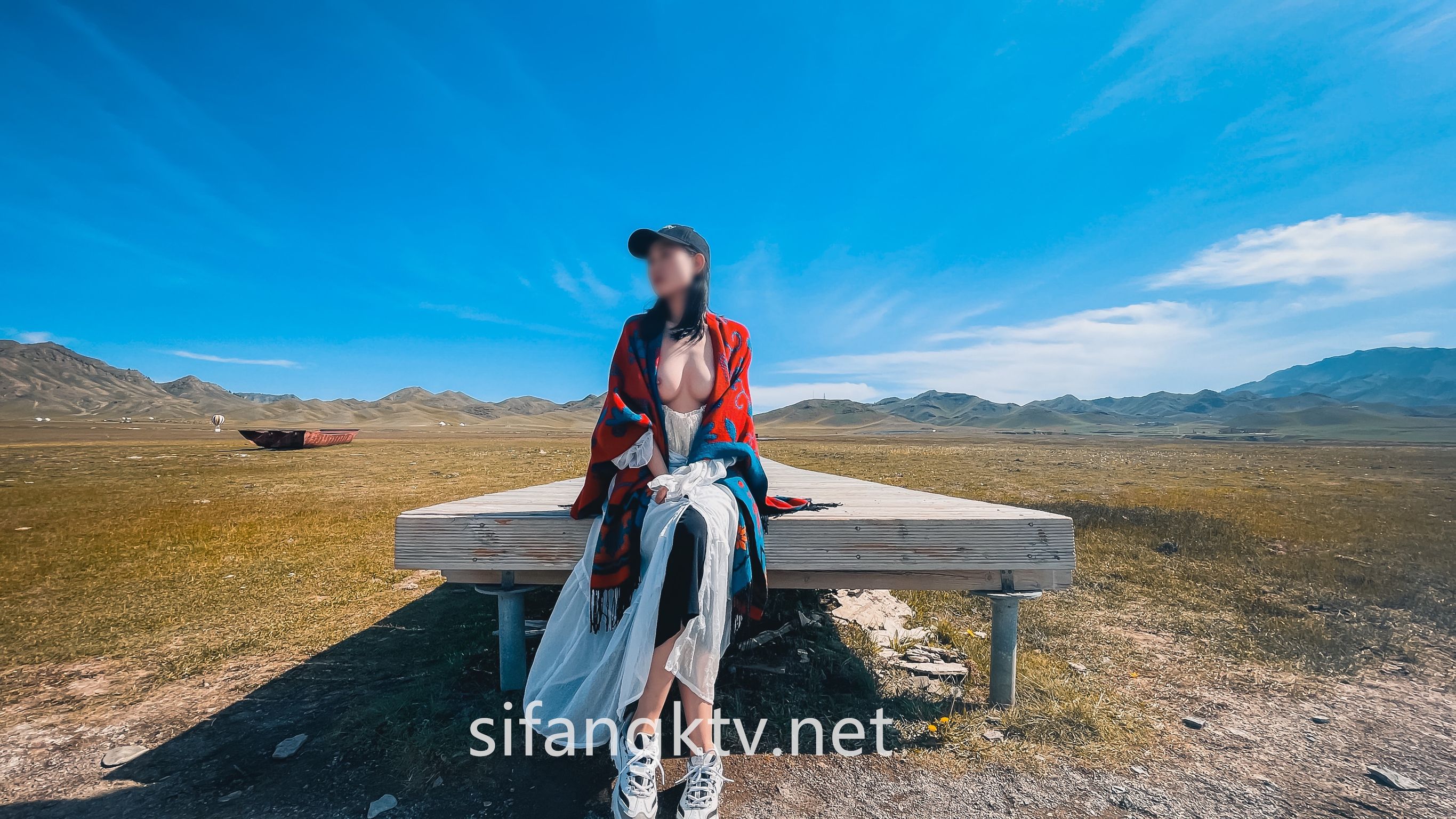 [OtherXXX] 小可爱： 绿帽癖NTR夫妻 旅拍露出