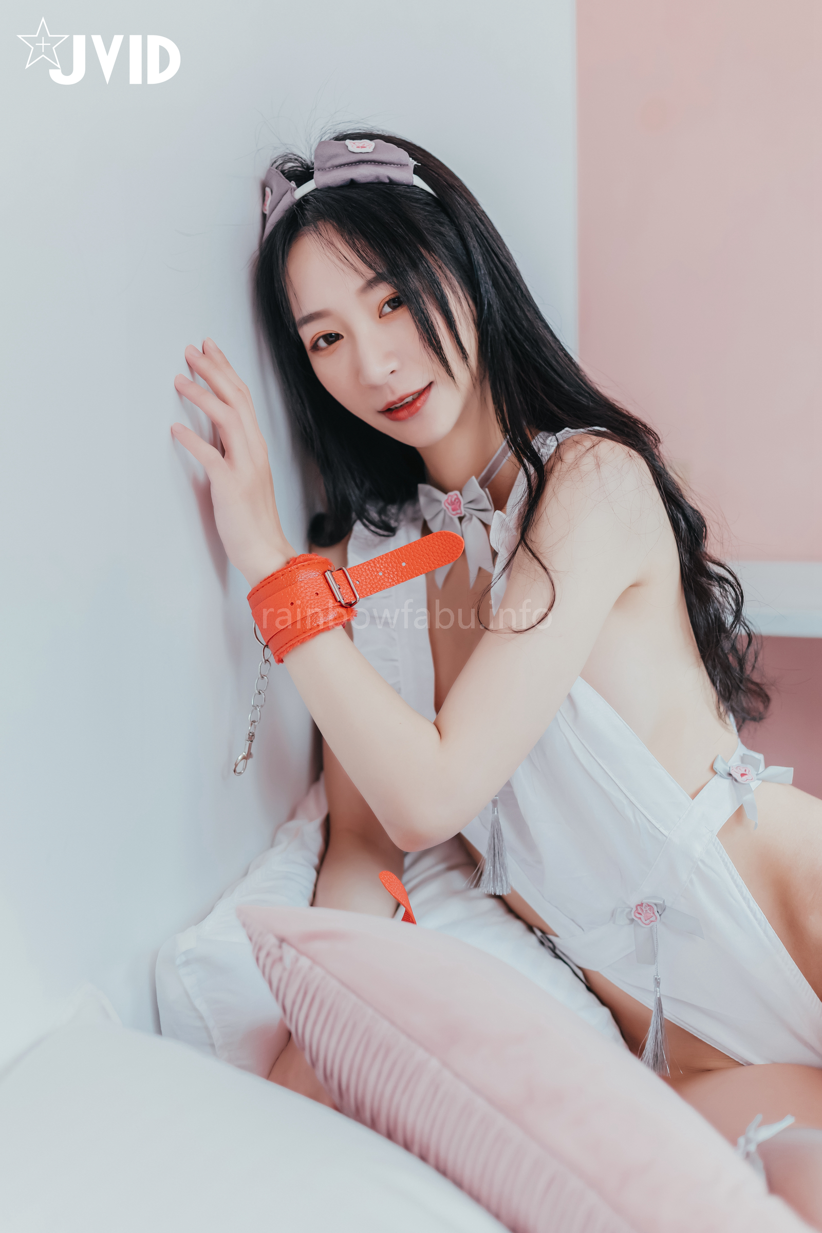 [JVID] Sunny小采緹 – 『開腿綑綁』過節寂寞難耐自己玩起來的Sunny小僕娘