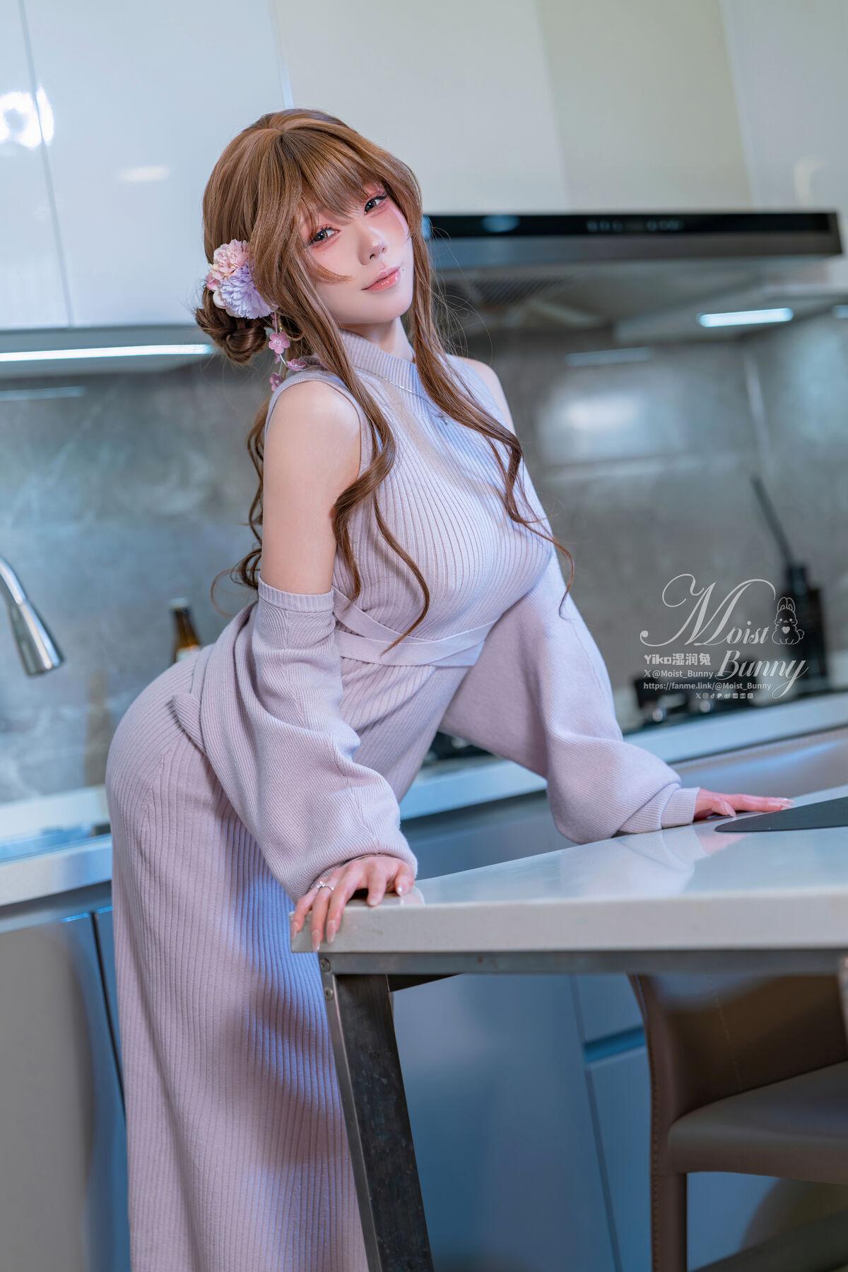 Coser@黏黏团子兔 - 2601月作品 在丈夫身边 Part01