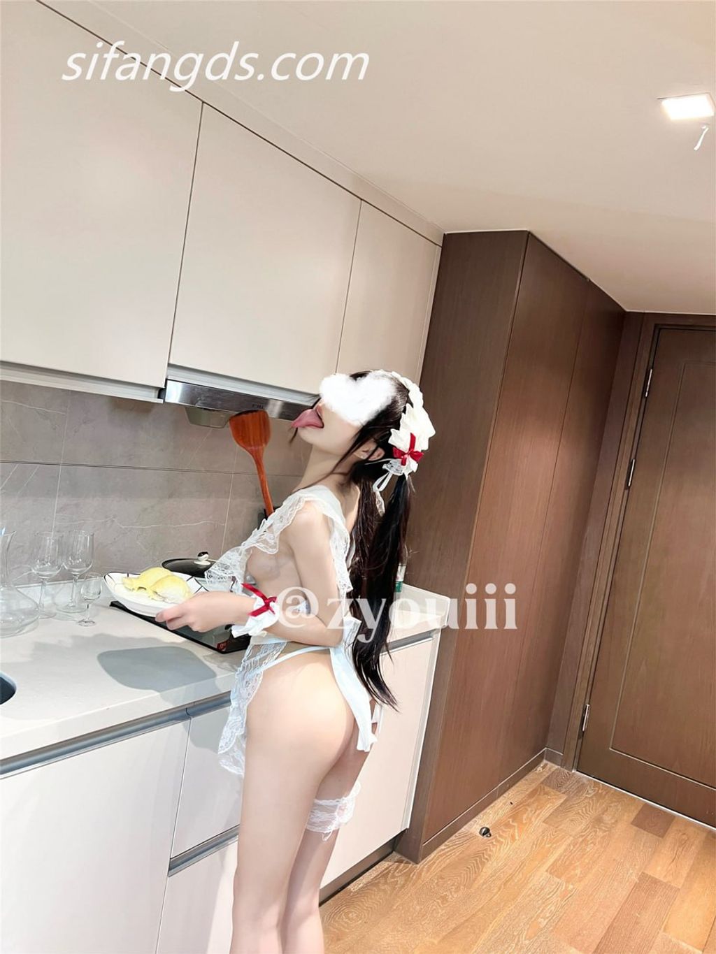 阳漾： X福利姬 角色扮演私拍