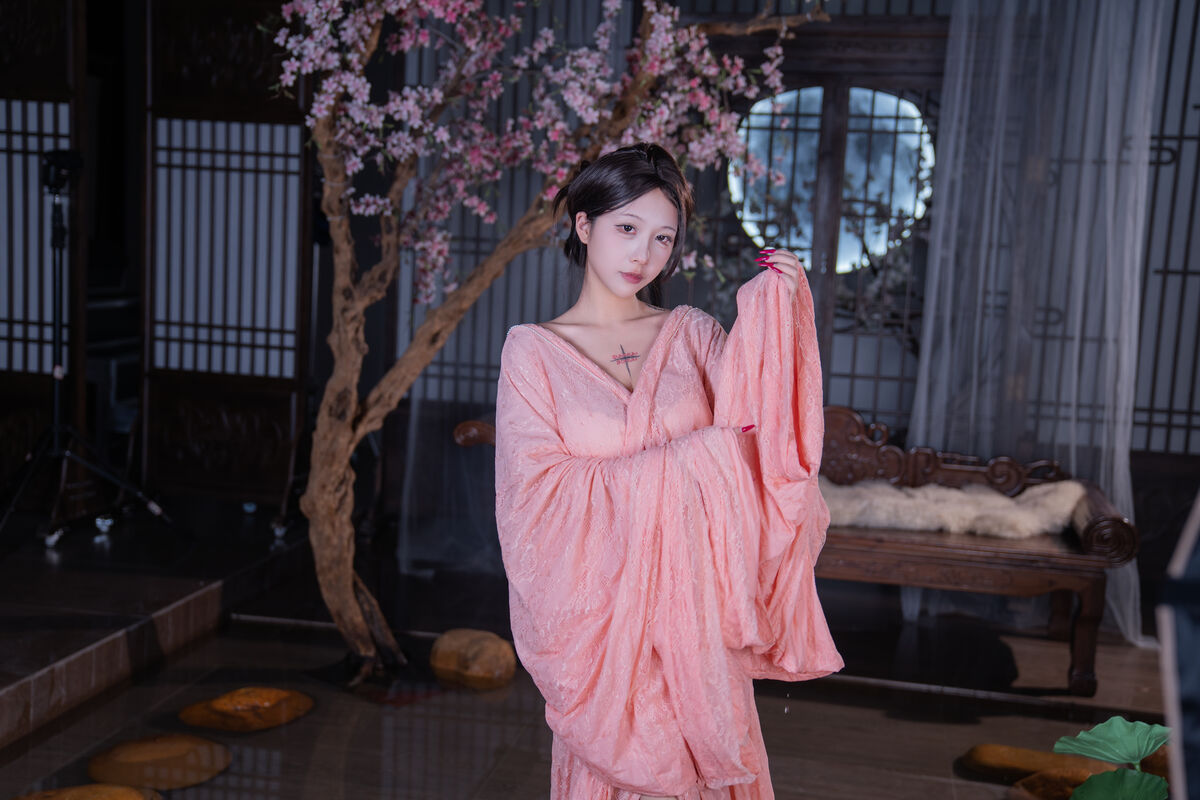 YiTuYu艺图语 Vol.10550 KK Hao E