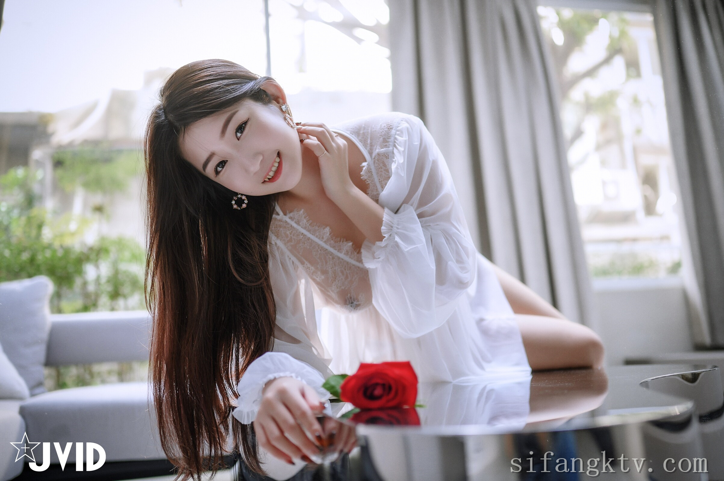 [JVID] 肉包Mini – 用玫瑰成功征服可爱肉包的肉体-热爱