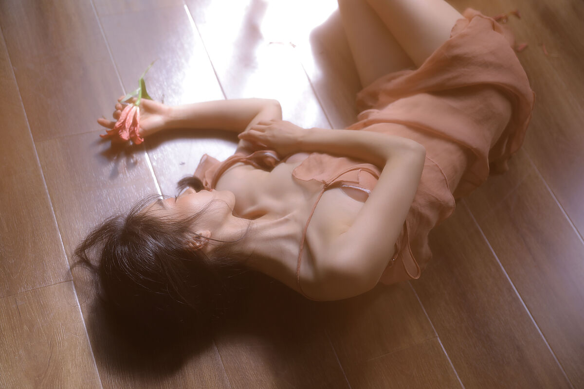 YiTuYu艺图语 Vol.10523 Guo Rong Di Hai Jiao