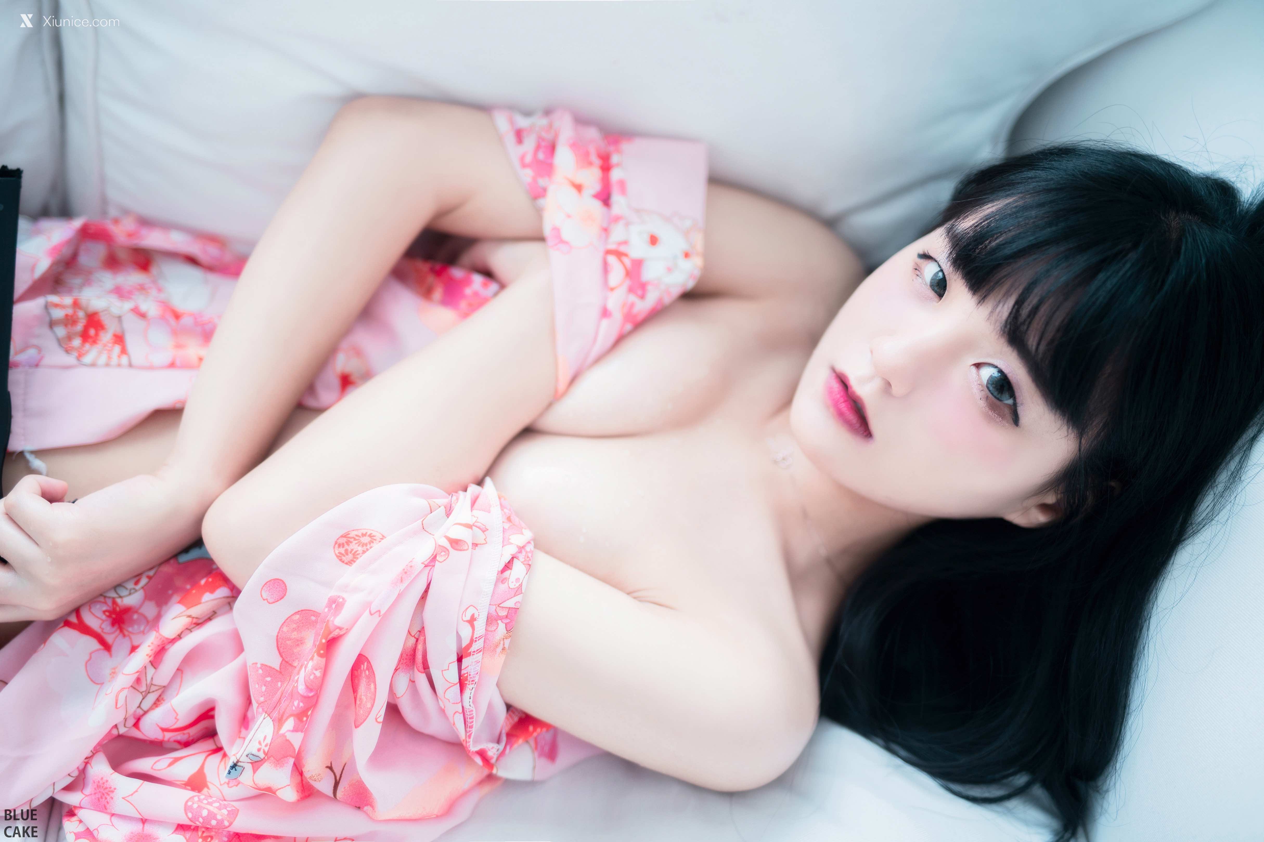 BLUECAKE Jeong Jenny (정제니) – WHITE 4K
