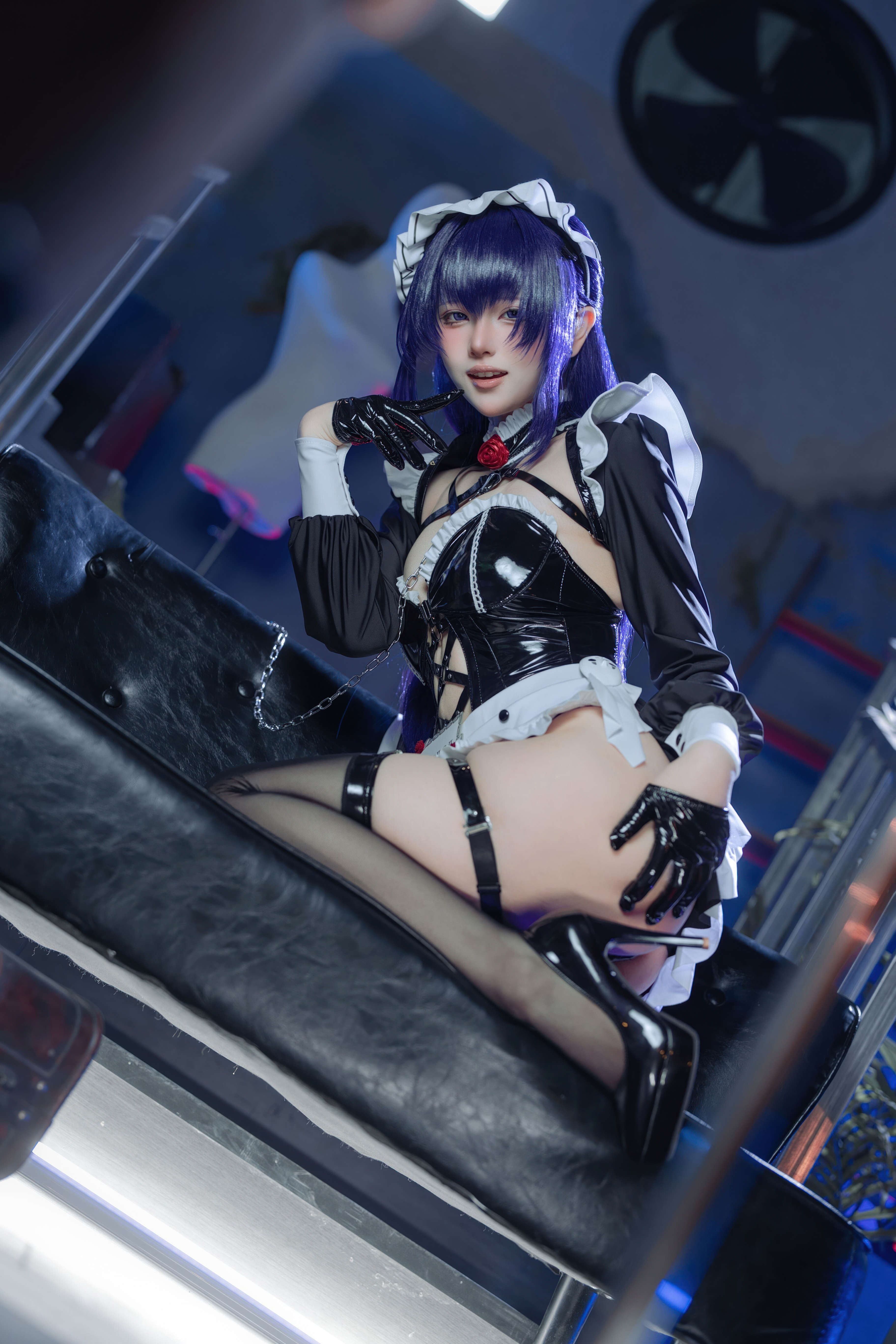 [Cosplay] 屿鱼 Nikke胜利女神 米哈拉·咖啡女仆
