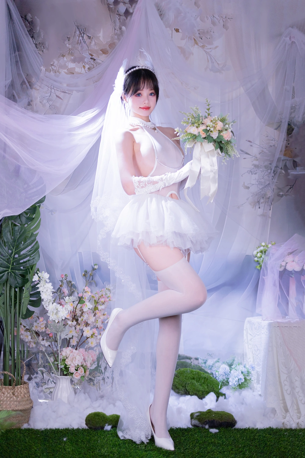 Cosplay 星黛鹿鹿 – 白丝花嫁