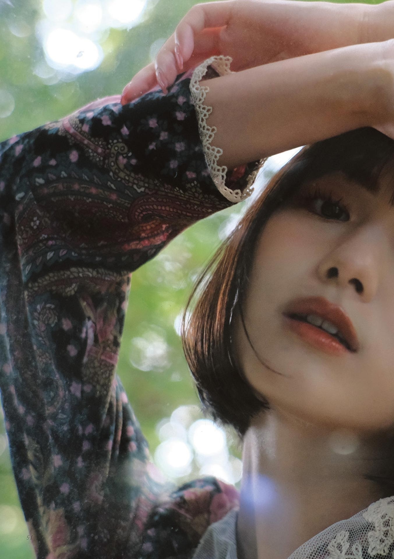 [Photobook] 鶴嶋乃愛 1stフォトエッセイ 微睡む花の様に