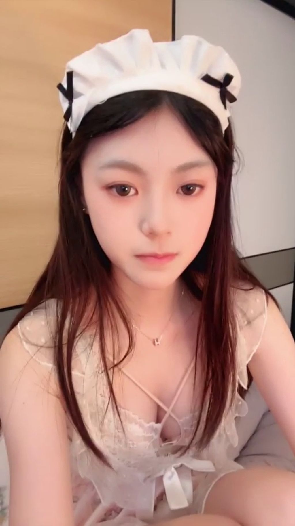 小佳宝： 校花级小美女付费首秀