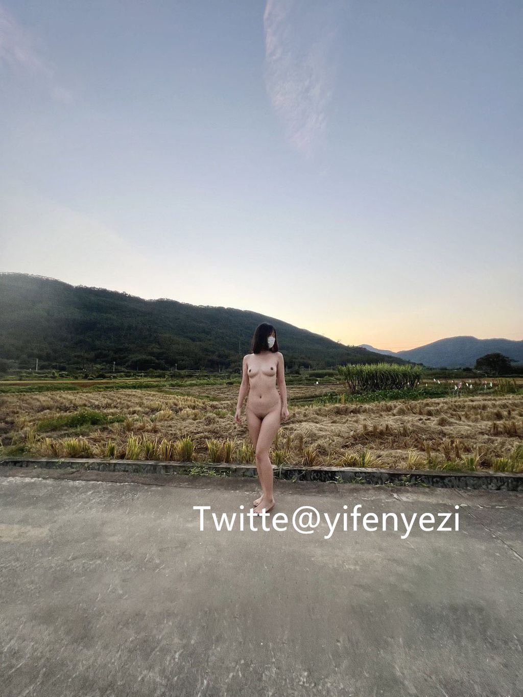 [OtherXXX] 一枫叶子： 人前露出极品露出合集