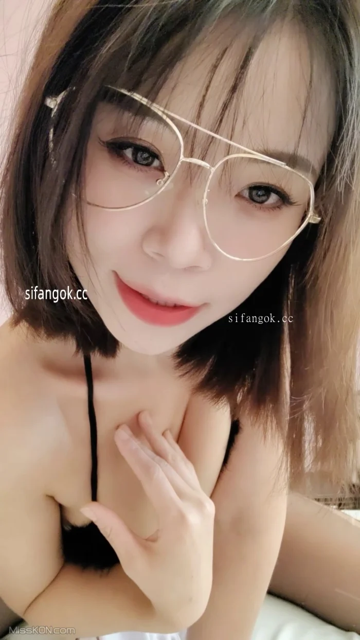 晓晓： 抖音极品大奶御姐 高跟黑丝