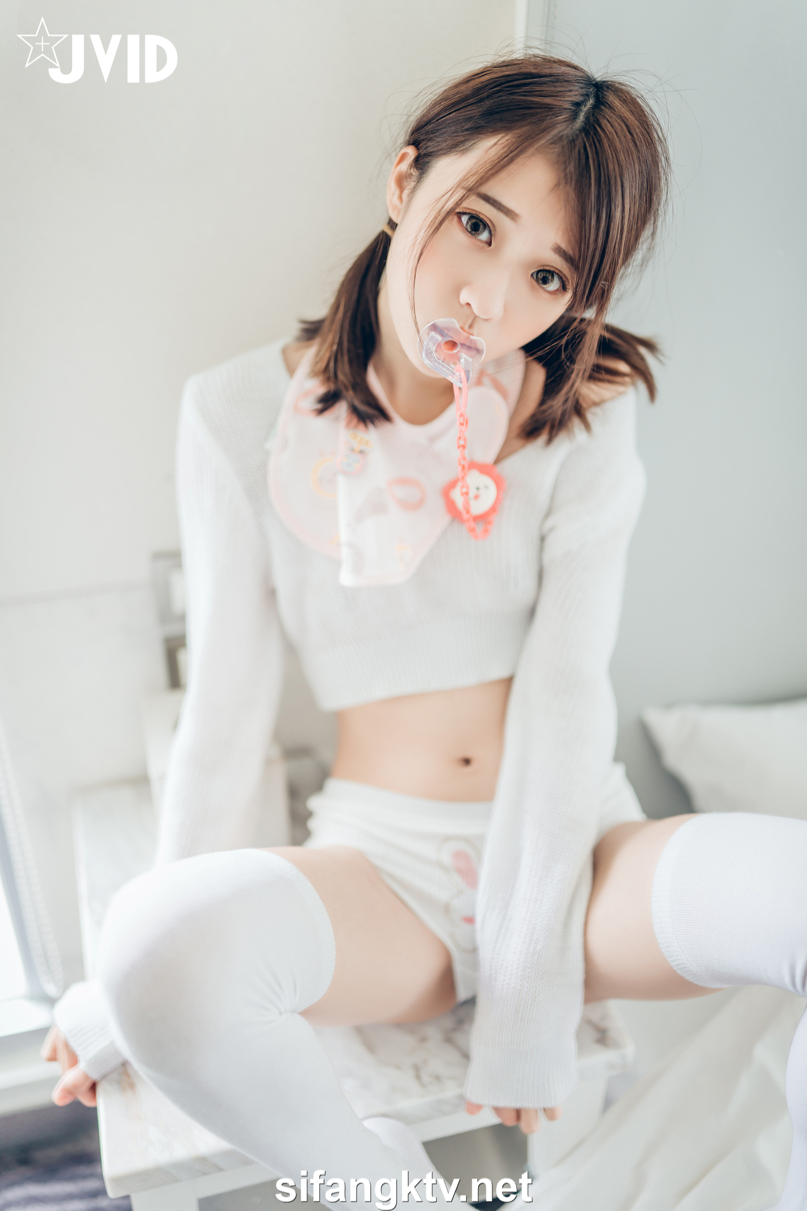 [JVID] 妍妍 Angel – 妍妍小寶寶 來餵她喝奶吧❤️! 還有透絲透點裝 潤滑絲襪💦
