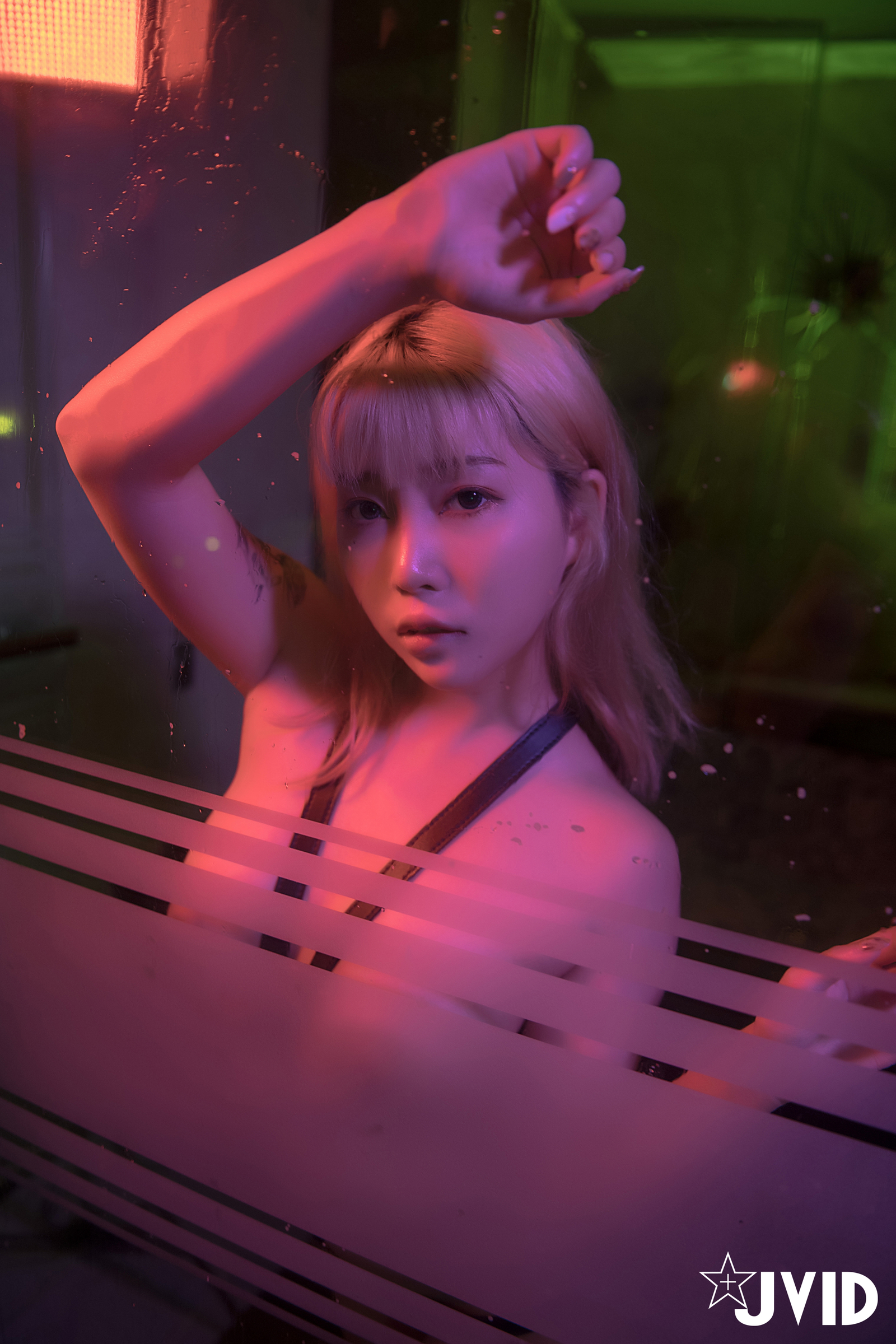 [JVID] Stacy – 摇曳的光影中被束缚的美女渐渐的穴湿了等妳来征服