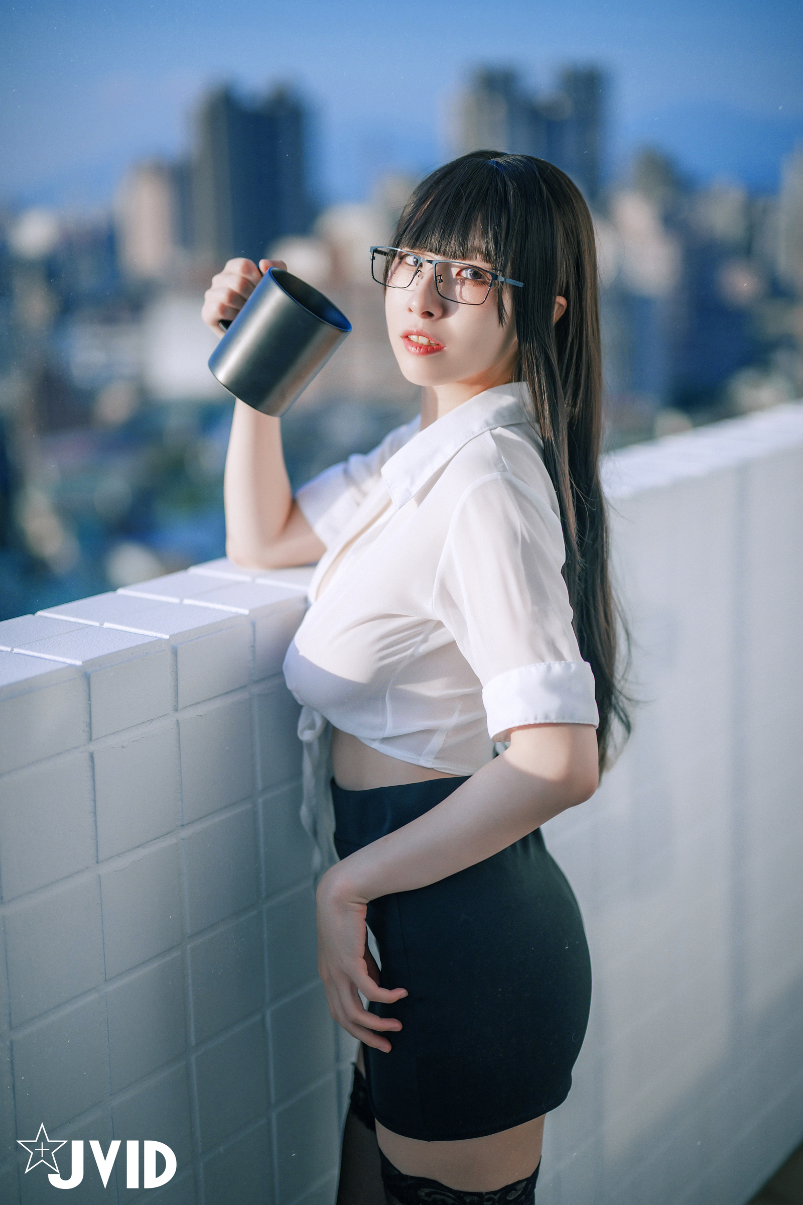 [JVID] 黎菲儿 – 超完美巨乳-色色的女同事加班时の脱衣诱惑